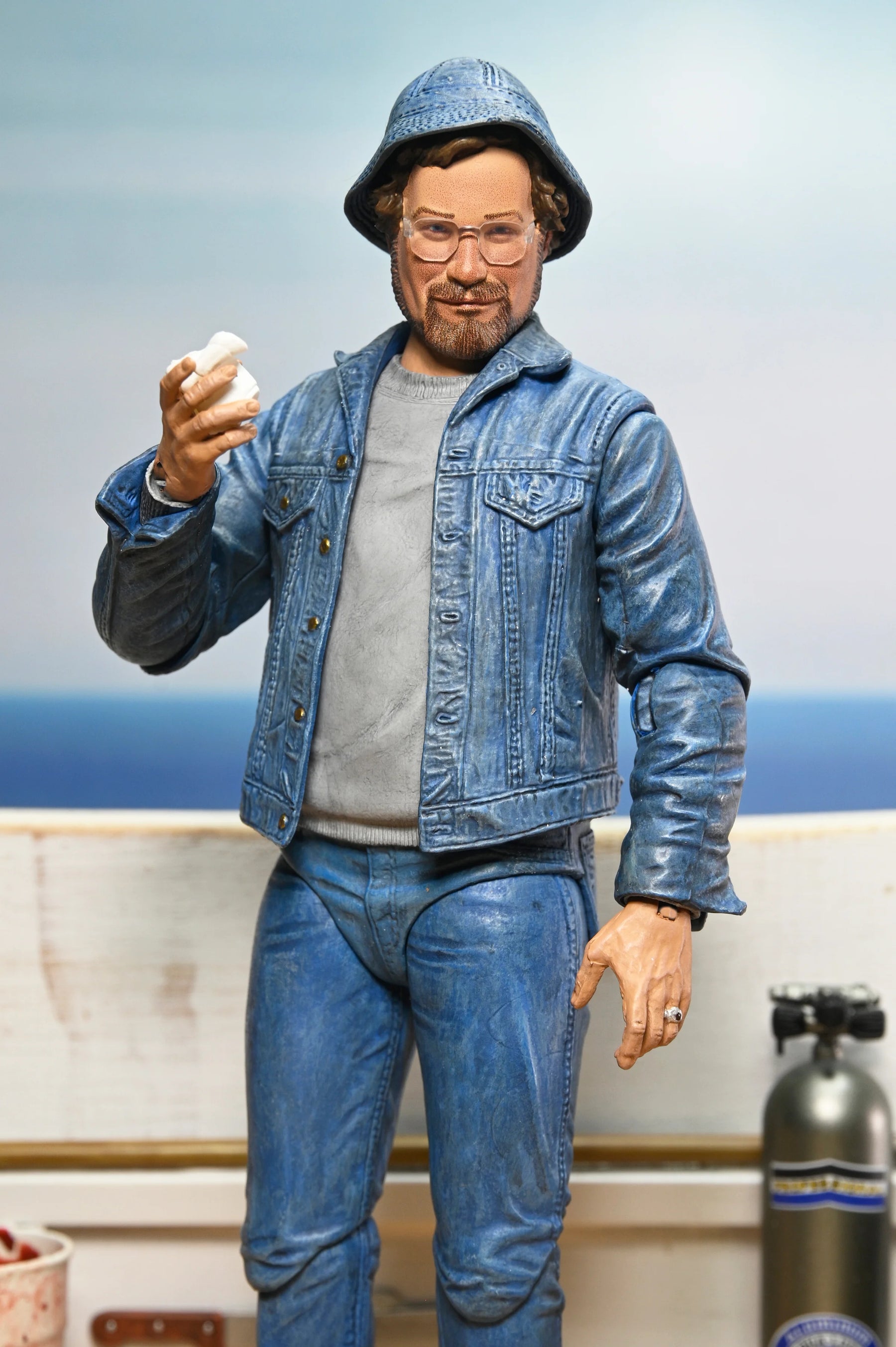 NECA - Jaws - 50th Anniversary Ultimate Matt Hooper (Amity Arrival) 7" Scale Action Figure