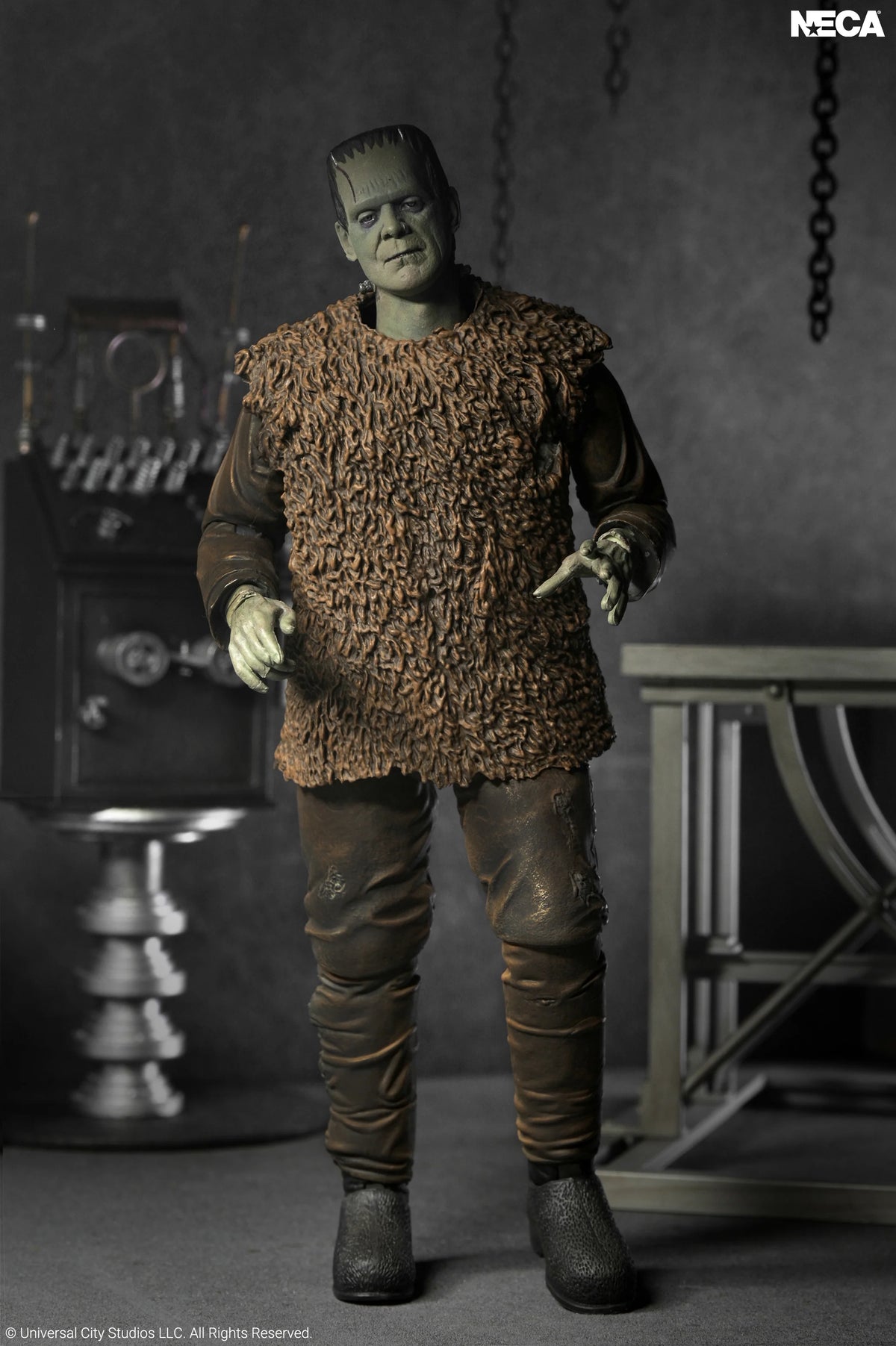 NECA - Universal Monsters: Son of Frankenstein - Ultimate Frankenstein's Monster 7" Action Figure