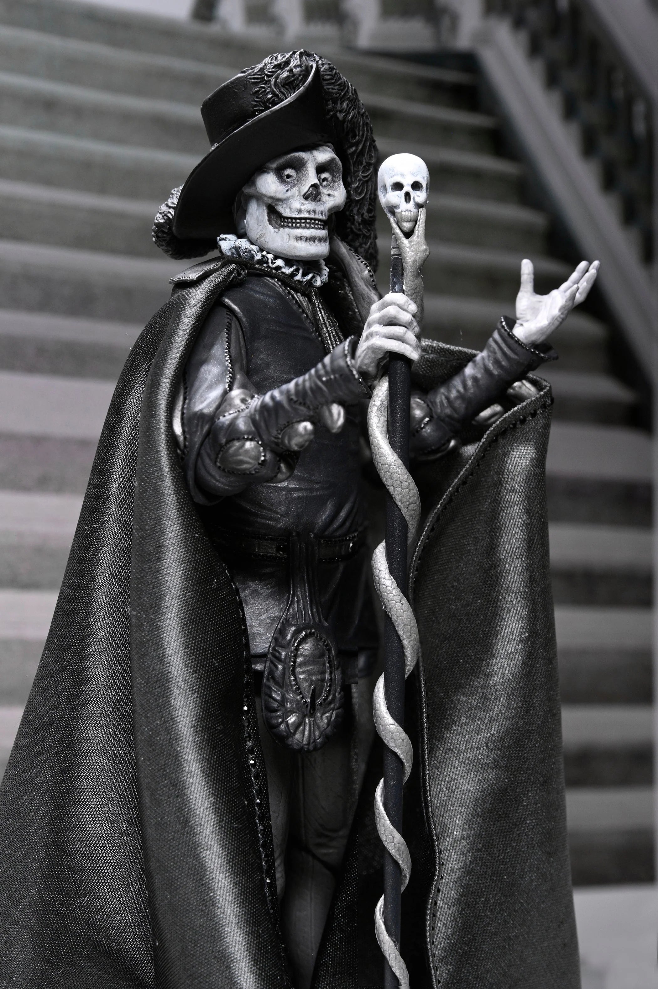 NECA - Universal Monsters - Phantom of the Opera (1925) - Ultimate Masque of the Red Death (Black & White) 7" Scale Action Figure