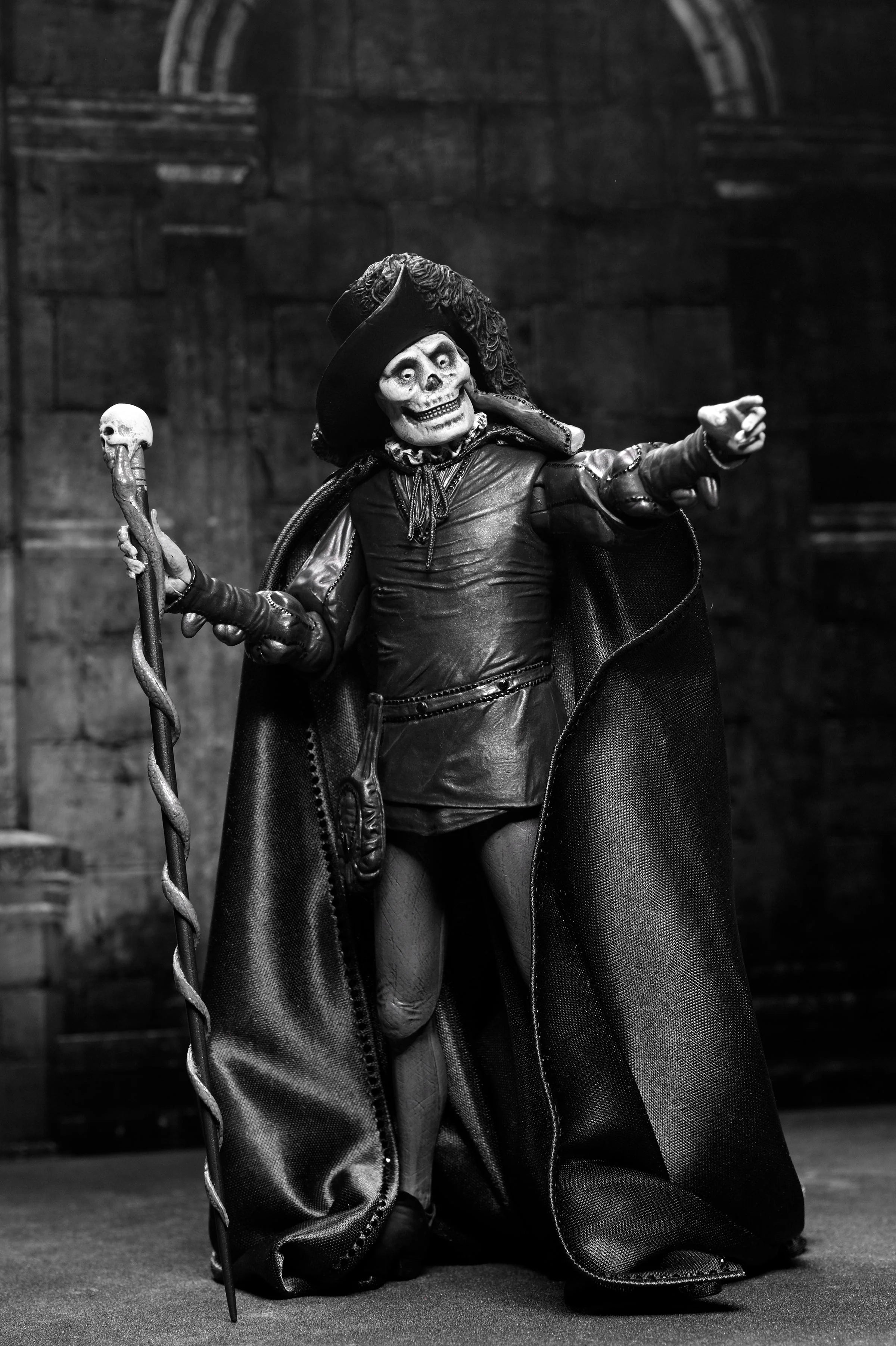 NECA - Universal Monsters - Phantom of the Opera (1925) - Ultimate Masque of the Red Death (Black & White) 7" Scale Action Figure