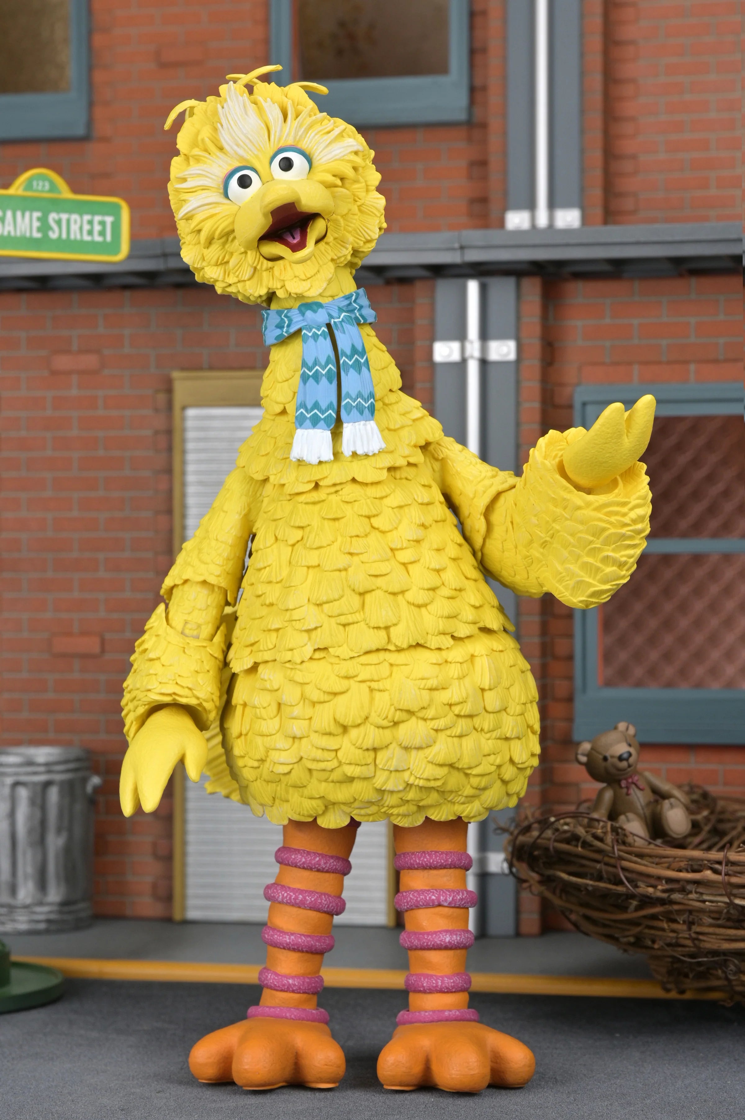 NECA - Sesame Street - Ultimate Big Bird 7" Scale Action Figure (Pre-Order Ships June 2026)