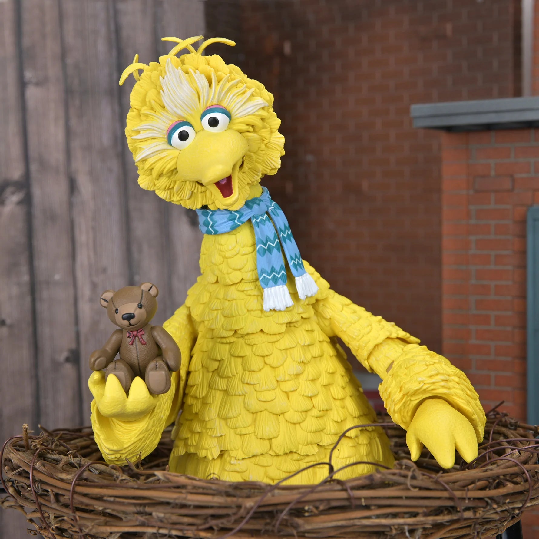 NECA - Sesame Street - Ultimate Big Bird 7" Scale Action Figure (Pre-Order Ships June 2026)