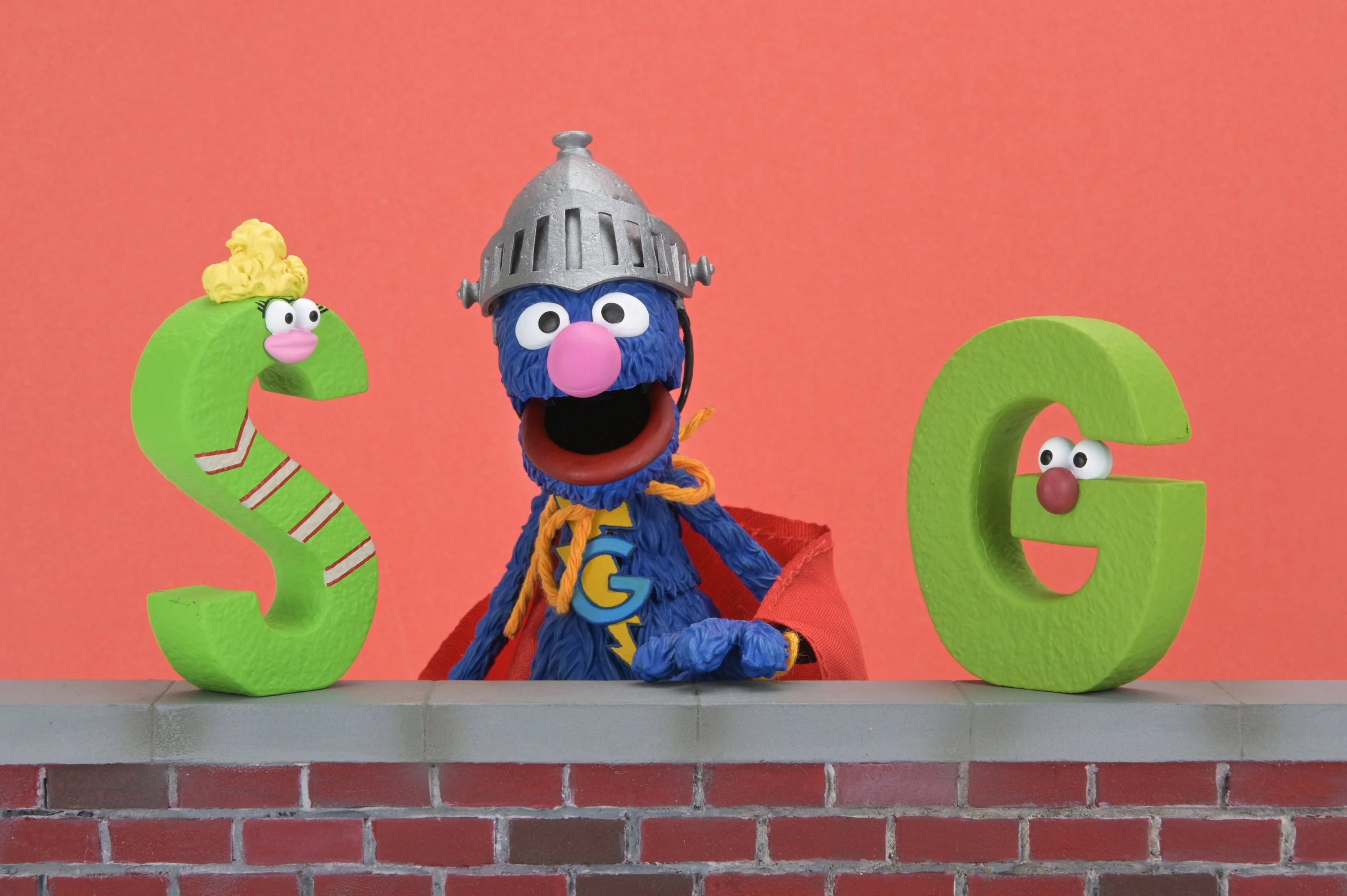 Damaged Package - NECA - Sesame Street - Ultimate Super Grover 7" Scale Action Figure