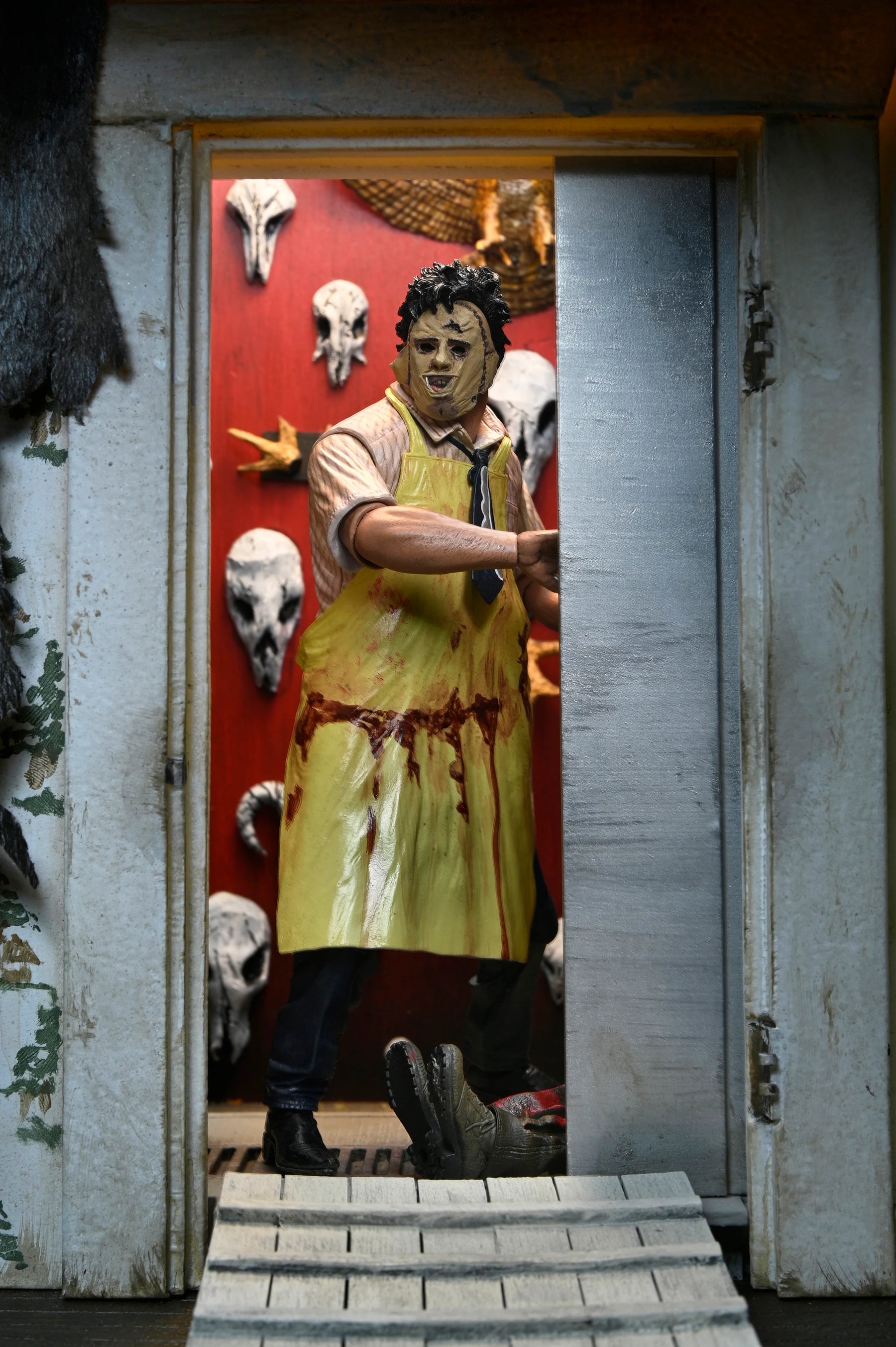NECA - Texas Chainsaw Massacre - 50th Anniversary Ultimate Leatherface 7" Scale Action Figure (Pre-Order Ships April 2025)