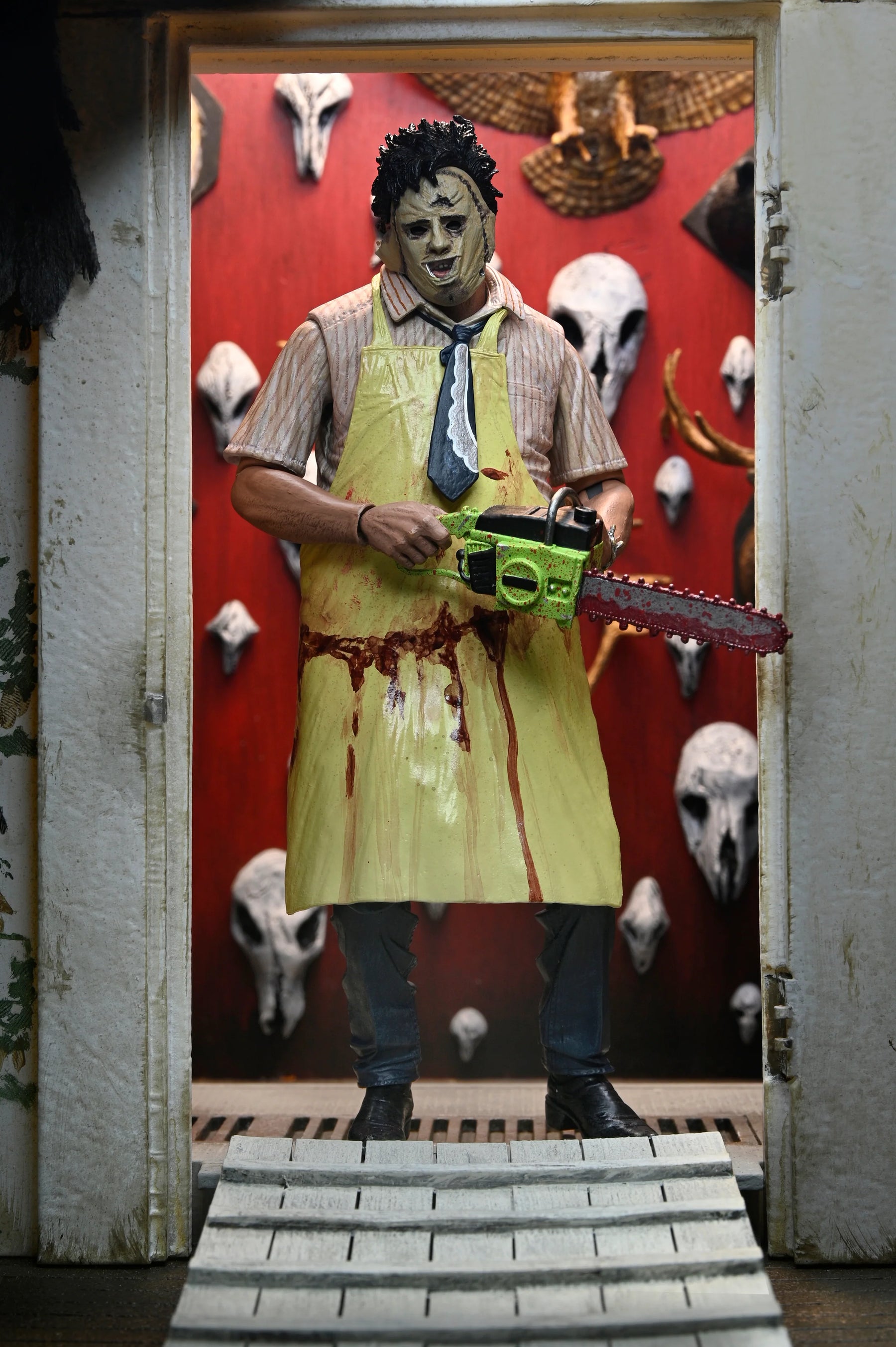NECA - Texas Chainsaw Massacre - 50th Anniversary Ultimate Leatherface 7" Scale Action Figure (Pre-Order Ships April 2025)