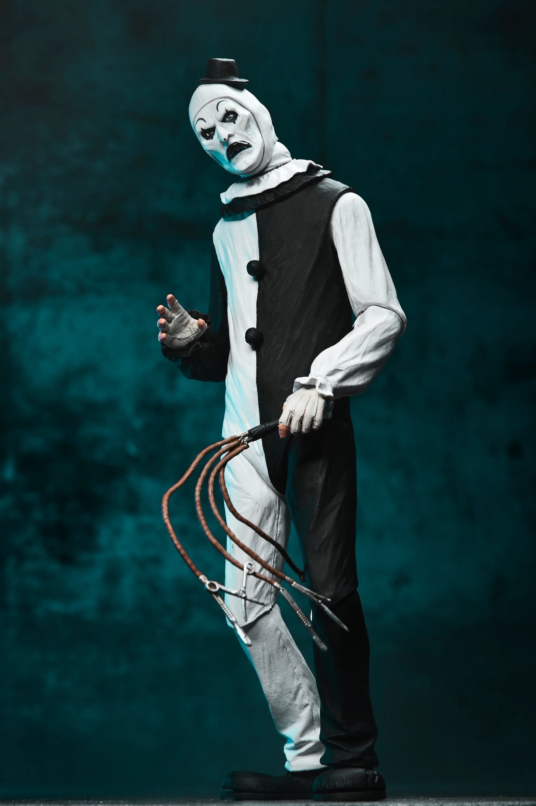 NECA - Terrifier - Ultimate Art the Clown 7" Scale Action Figure (Pre-Order Ships October 2025)