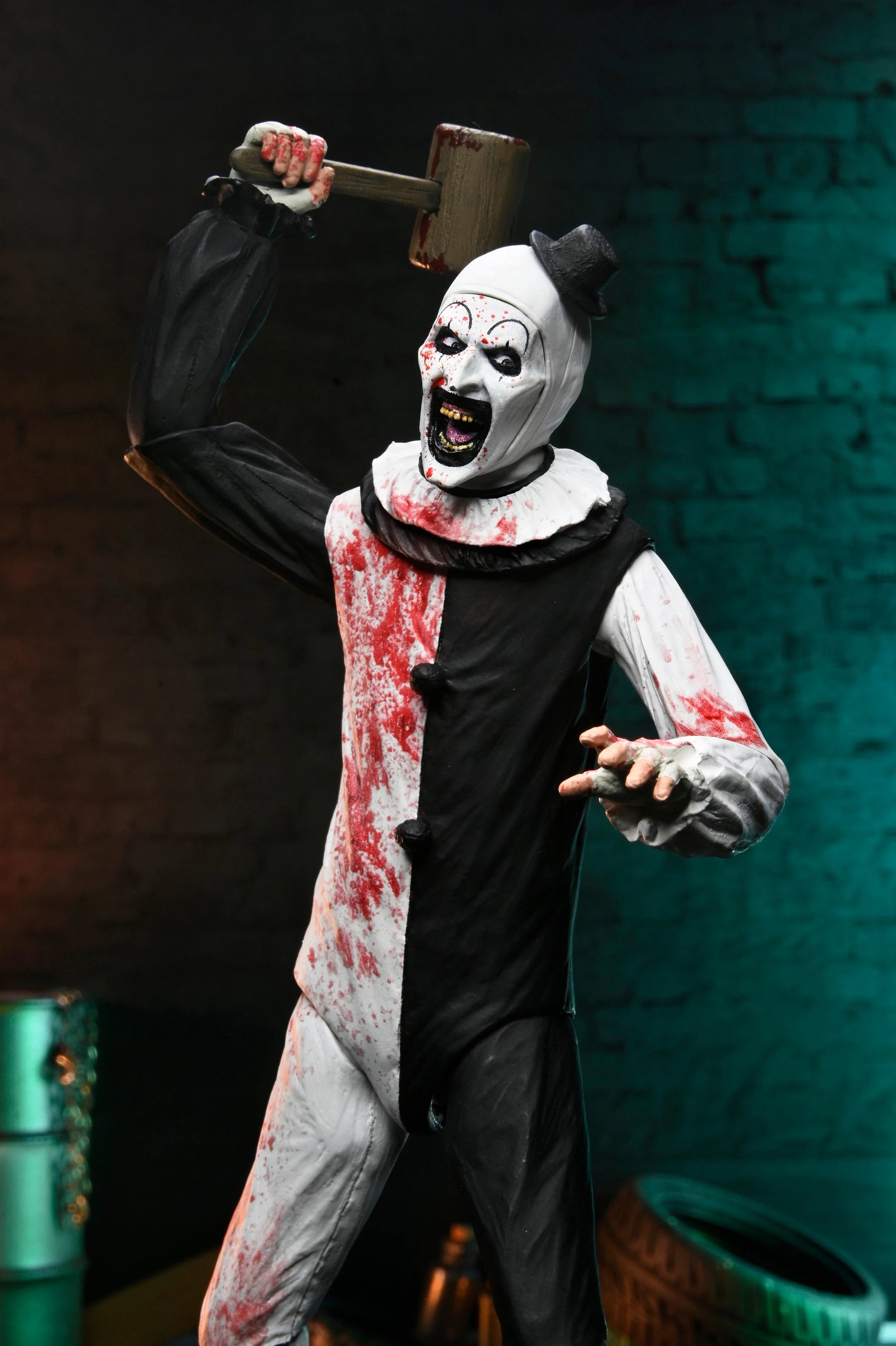NECA - Terrifier - Ultimate Art the Clown (Blood Splattered) 7" Scale Action Figure