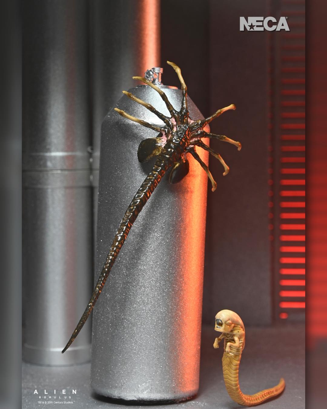 NECA - Alien: Romulus - Ultimate Xenomorph XX121 7" Scale Action Figure
