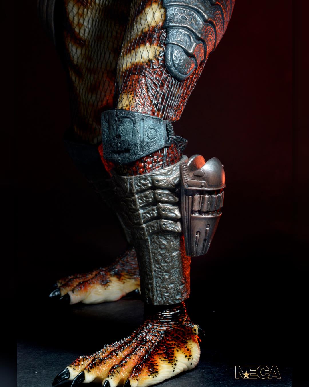 NECA - Predator 2 - City Hunter Predator with LED Lights 1/4 Scale Action Figure (Pre-Order Ships November 2025)