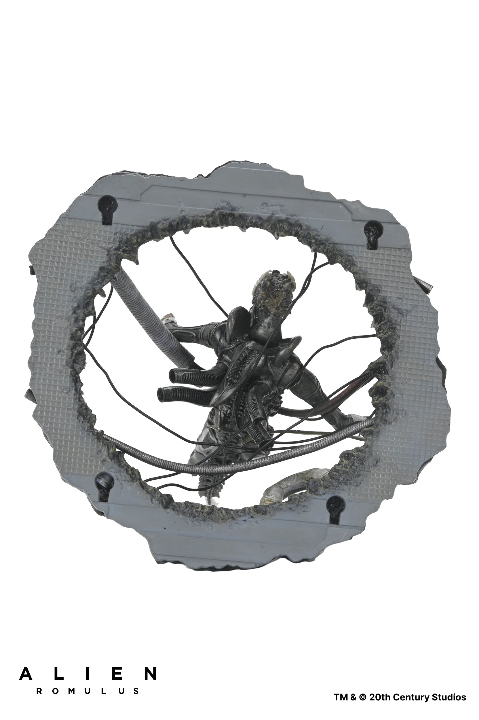 NECA - Alien: Romulus - Deluxe Suspended Xenomorph XX121 7" Scale Action Figure (Pre-Order Ships Q3 2025)