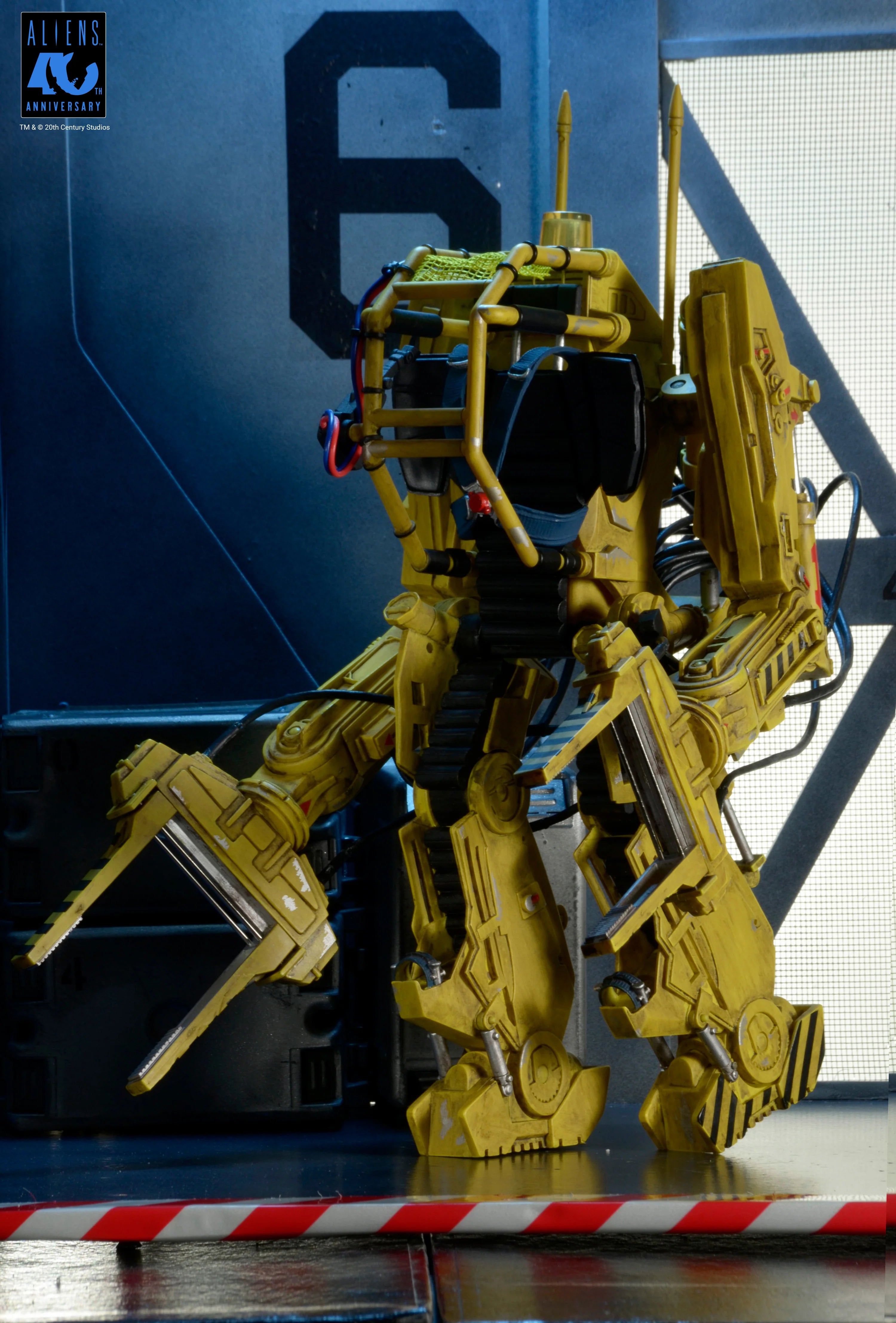 NECA - Alien: 40th Anniversary - Power Loader (P-5000) Deluxe Vehicle (Pre-Order Ships September 2026)