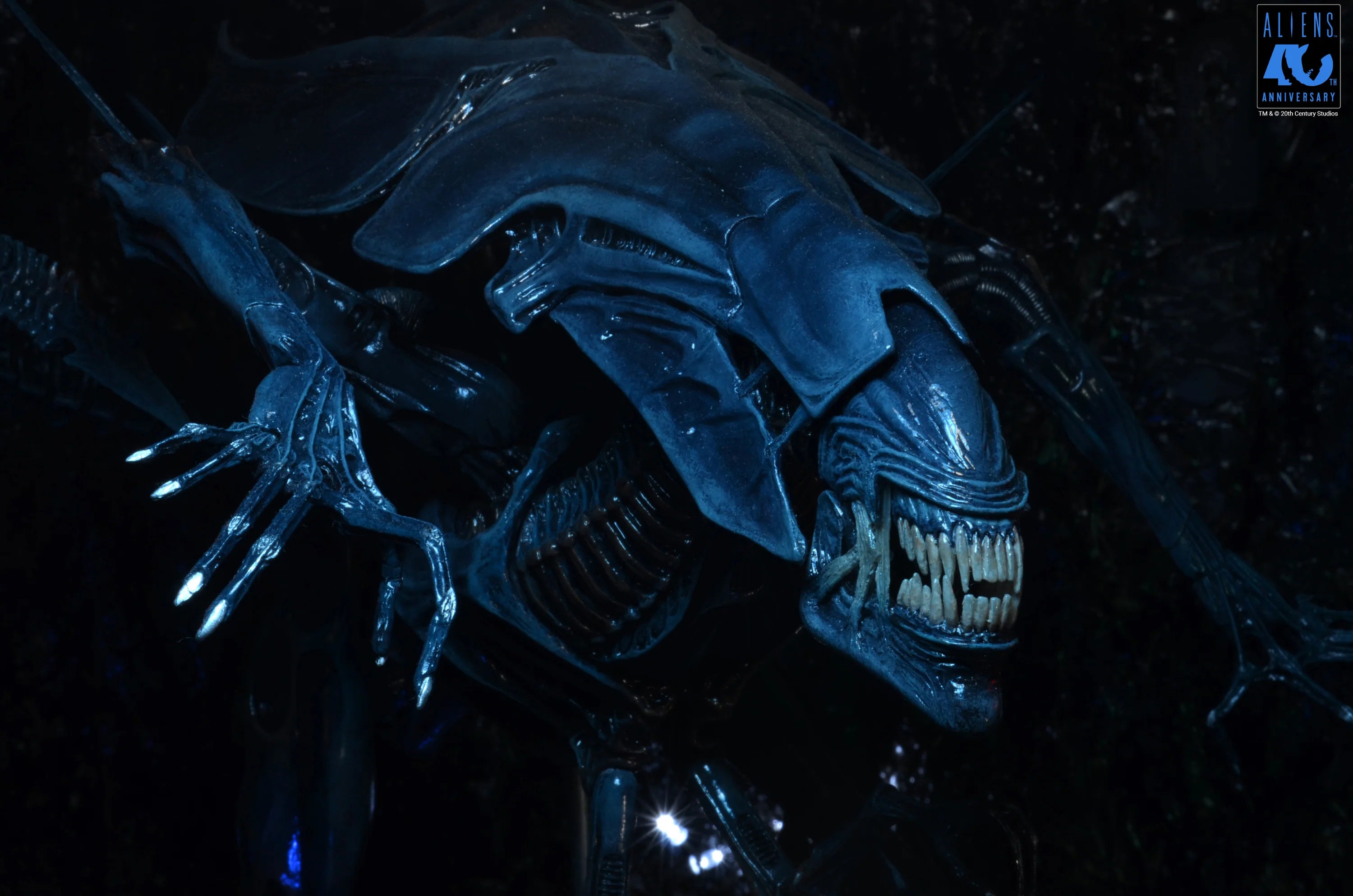 NECA - Aliens: 40th Anniversary Alien Queen Ultra Deluxe Boxed Action Figure (Pre-Order Ships September 2026)
