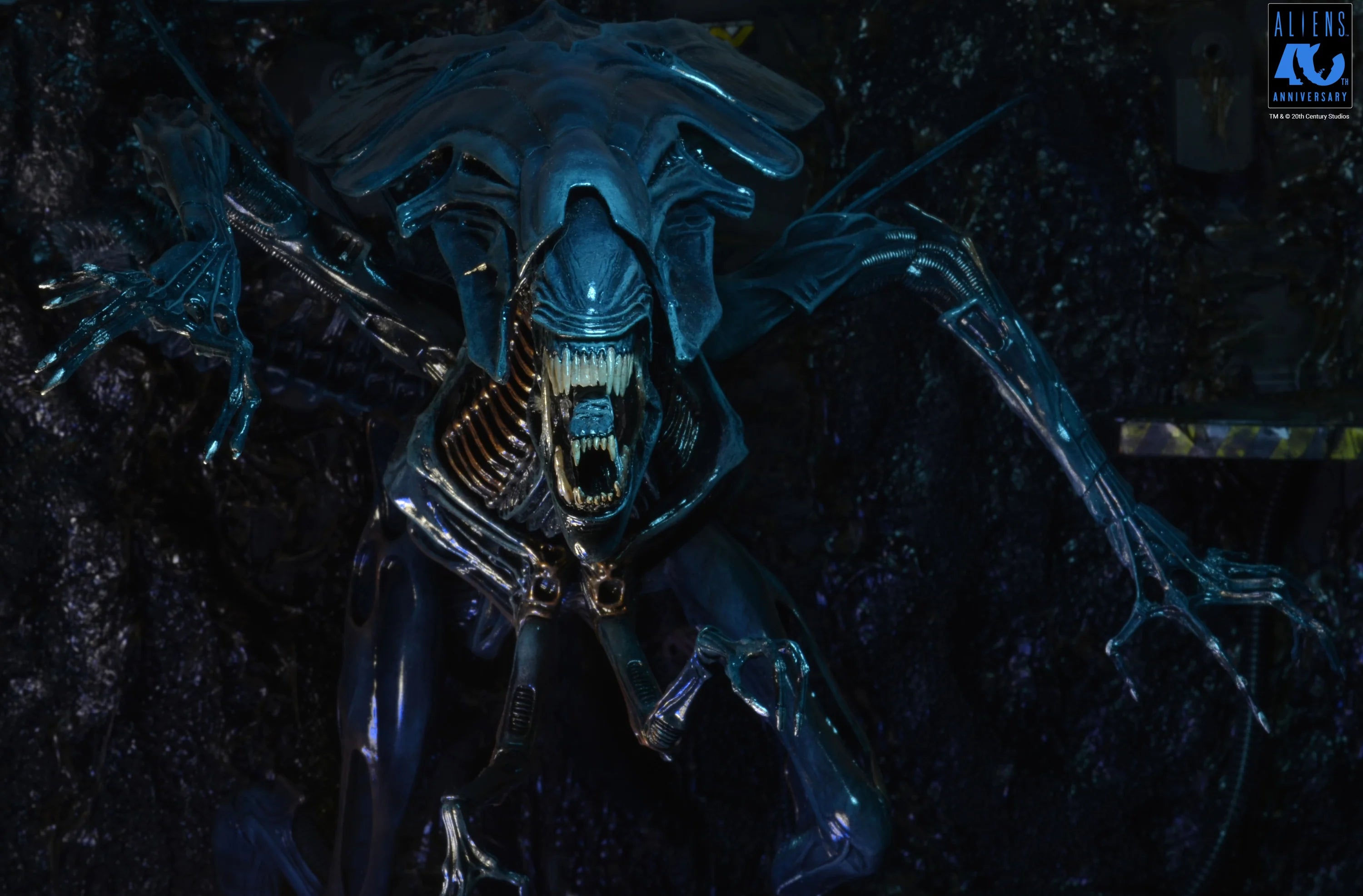 NECA - Aliens: 40th Anniversary Alien Queen Ultra Deluxe Boxed Action Figure (Pre-Order Ships September 2026)