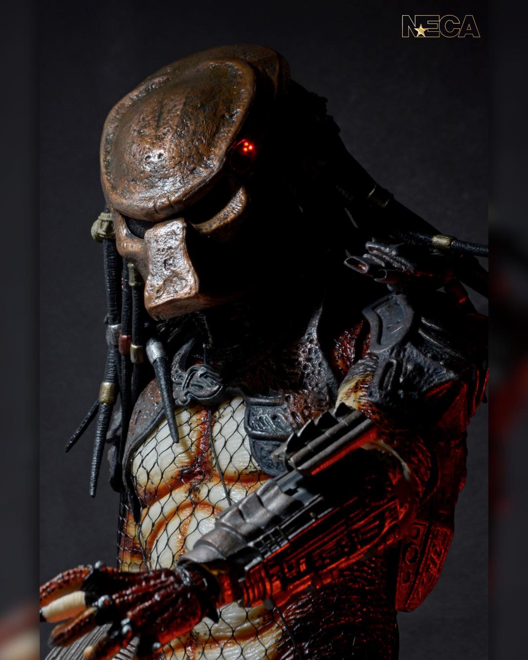NECA - Predator 2 - City Hunter Predator with LED Lights 1/4 Scale Action Figure (Pre-Order Ships November 2025)