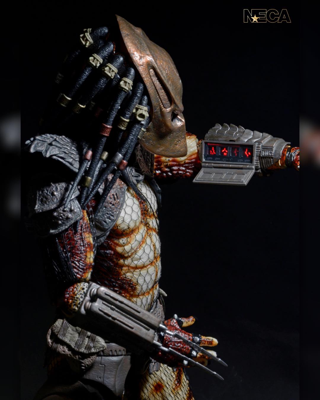 NECA - Predator 2 - City Hunter Predator with LED Lights 1/4 Scale Action Figure (Pre-Order Ships November 2025)