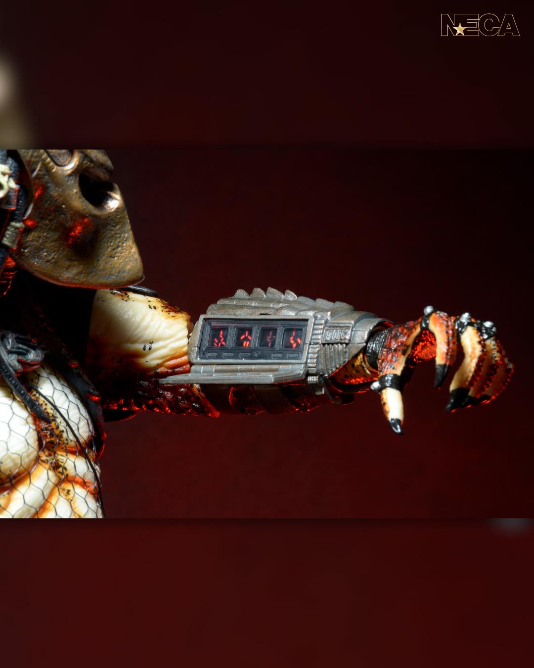 NECA - Predator 2 - City Hunter Predator with LED Lights 1/4 Scale Action Figure (Pre-Order Ships November 2025)