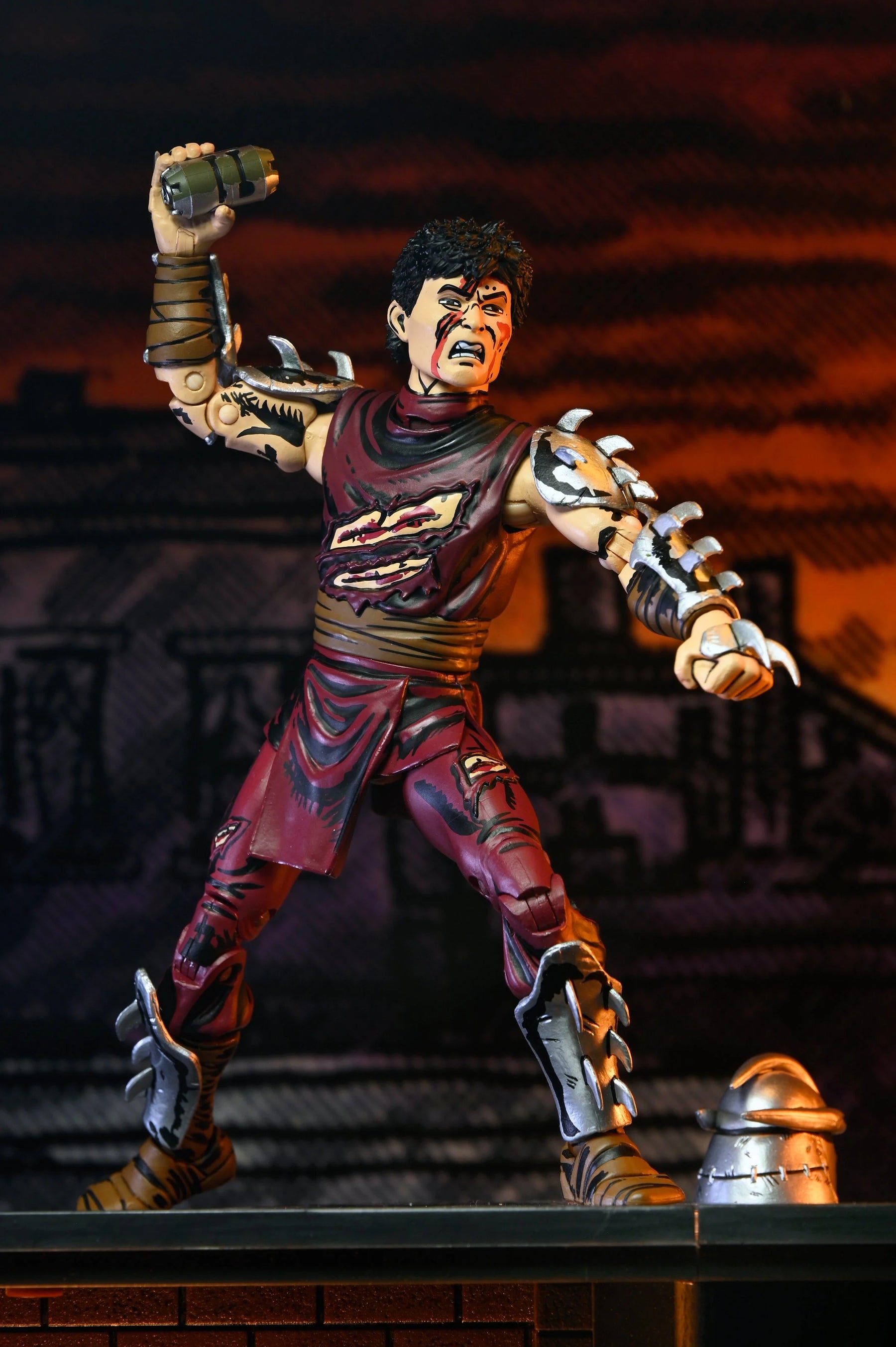 NECA - TMNT: Mirage Comics - Battle-Damaged Shredder (Classic Colors) 7" Scale Action Figure