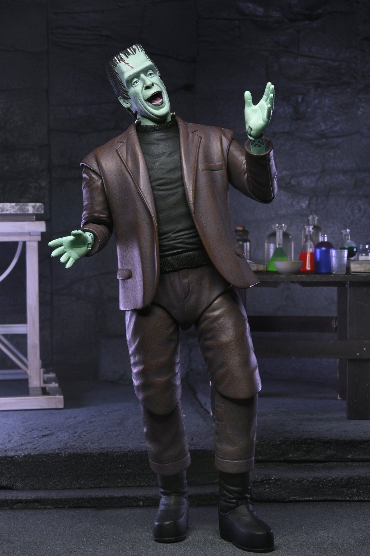 NECA - The Munsters (TV Series) - Ultimate Herman Munster 7" Scale Action Figure (Pre-Order Ships February 2026)