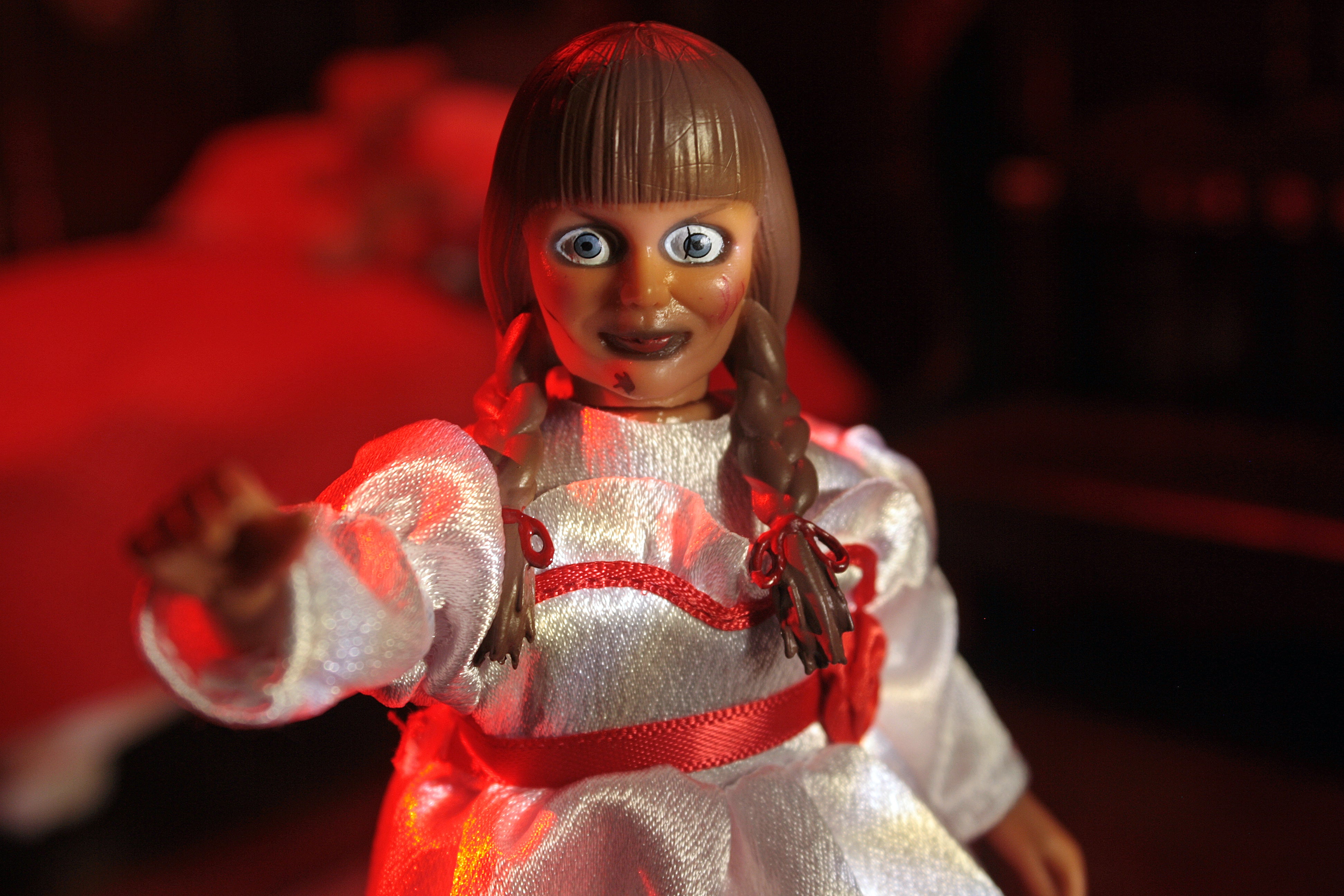 Mego Horror Wave 18 - The Conjuring Universe - Annabelle Comes Home 8" Action Figure