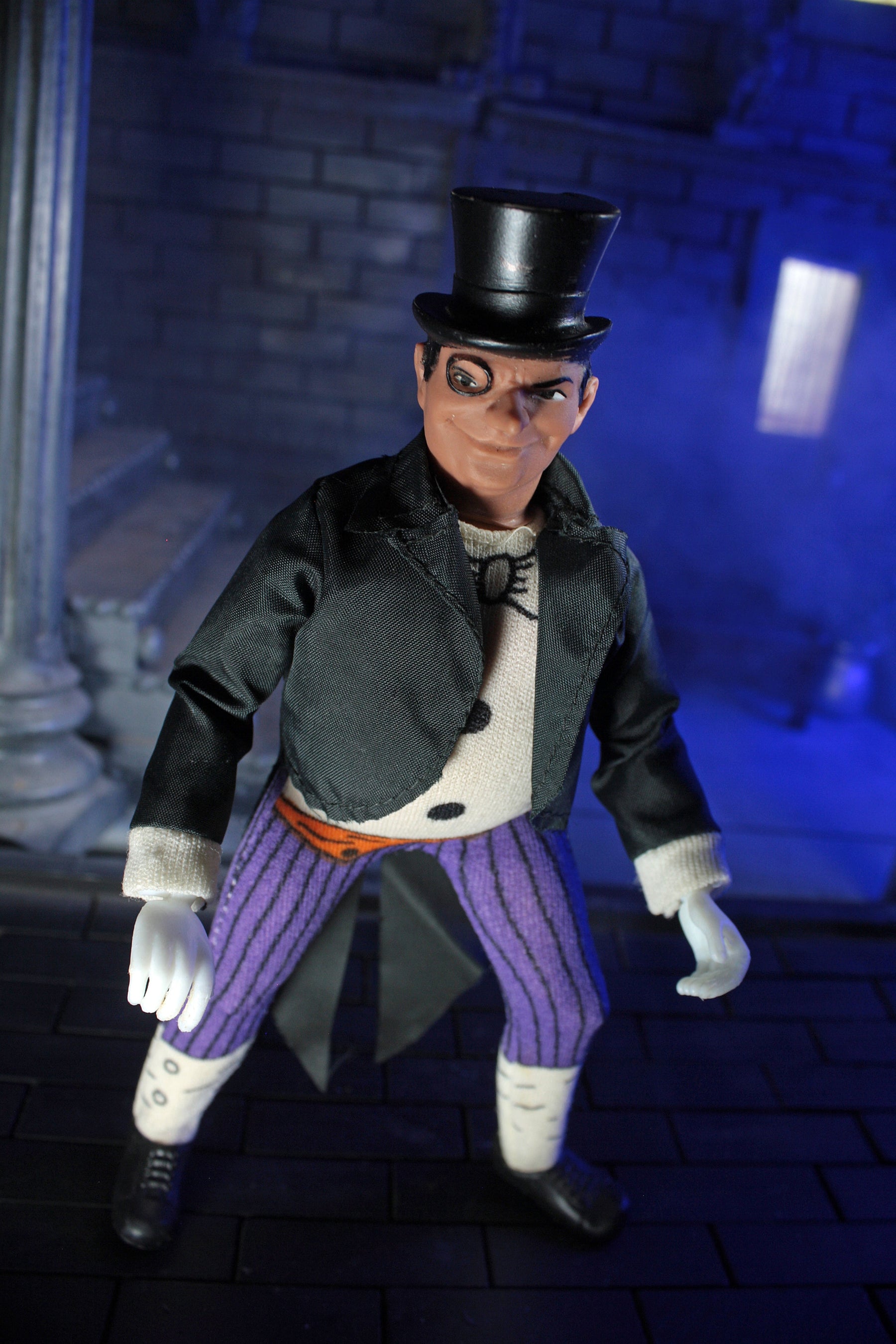 Damaged Package Mego Wave 17 - Penguin 50th Anniversary World's Greatest Superheroes (Classic Box) 8" Action Figure