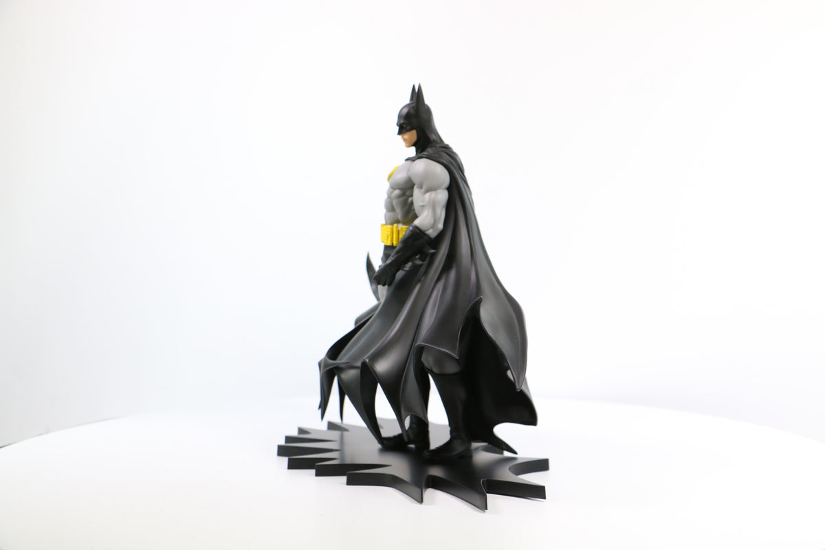 DIAMOND SELECT - DC Heroes - Batman (Black) 1/8 Scale Statue