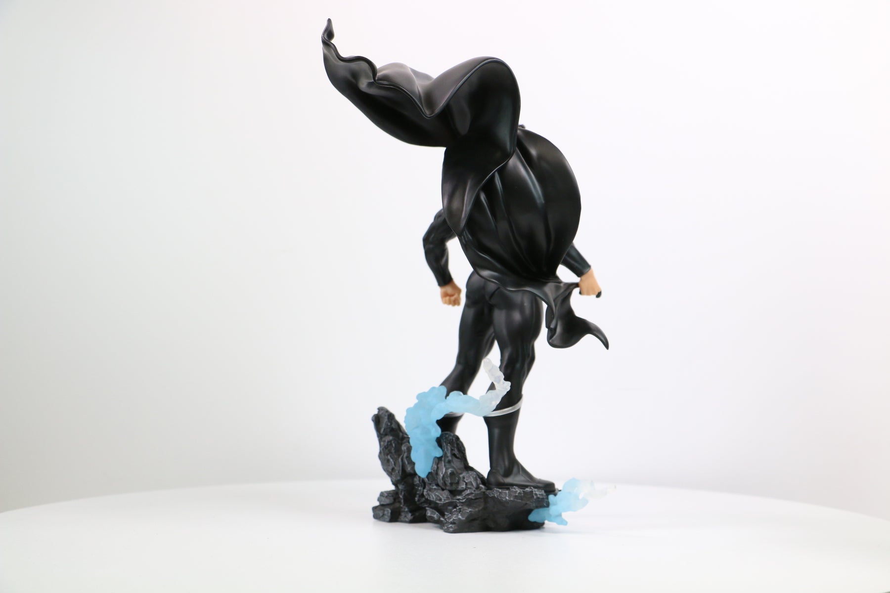 DIAMOND SELECT - DC Heroes - Superman (Black) 1/8 Scale Statue