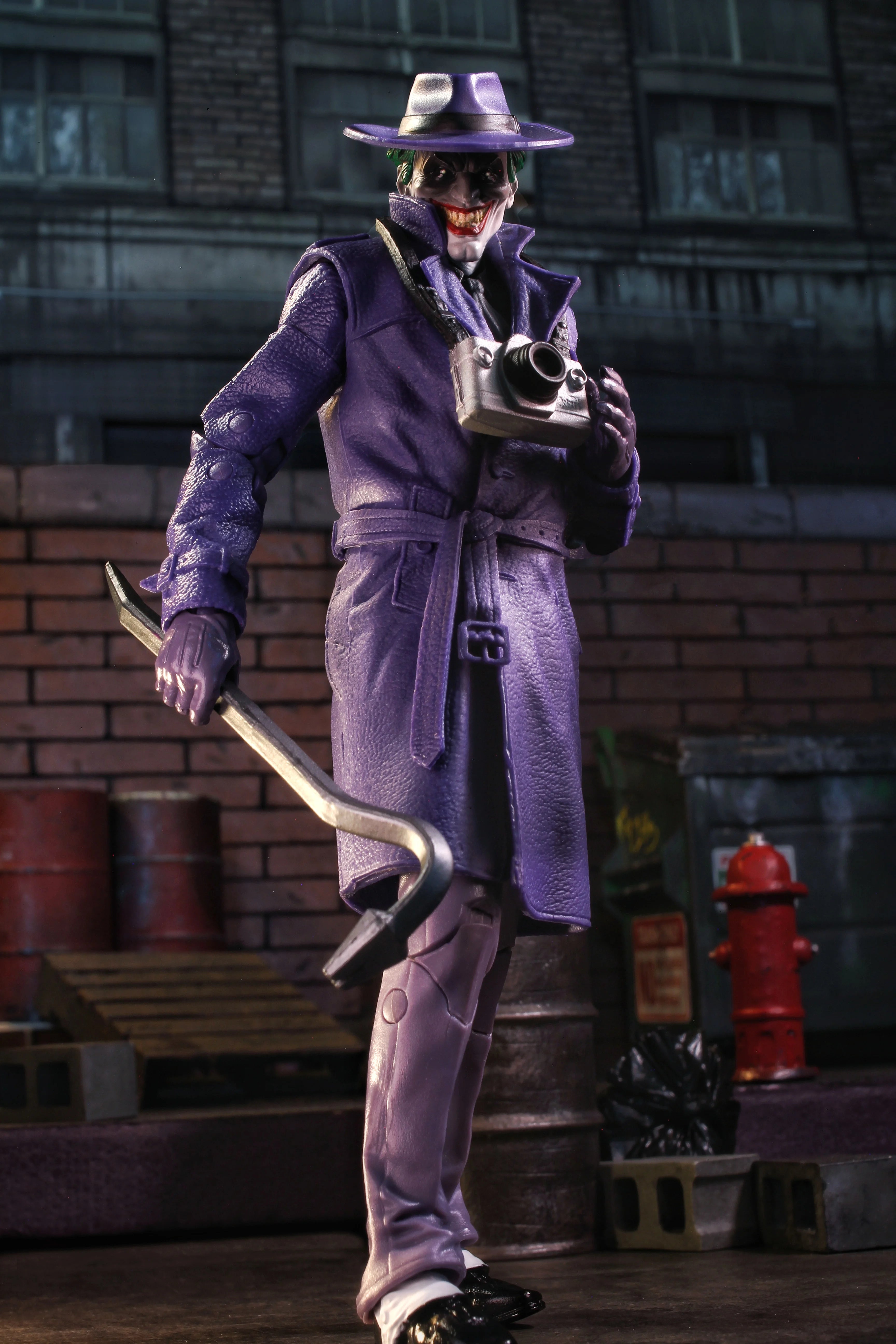 MCFARLANE VAULT COLLECTION - DC MULTIVERSE - The Joker (The Comedian) 7" ACTION FIGURE (Pre-Order Ships October 2026)