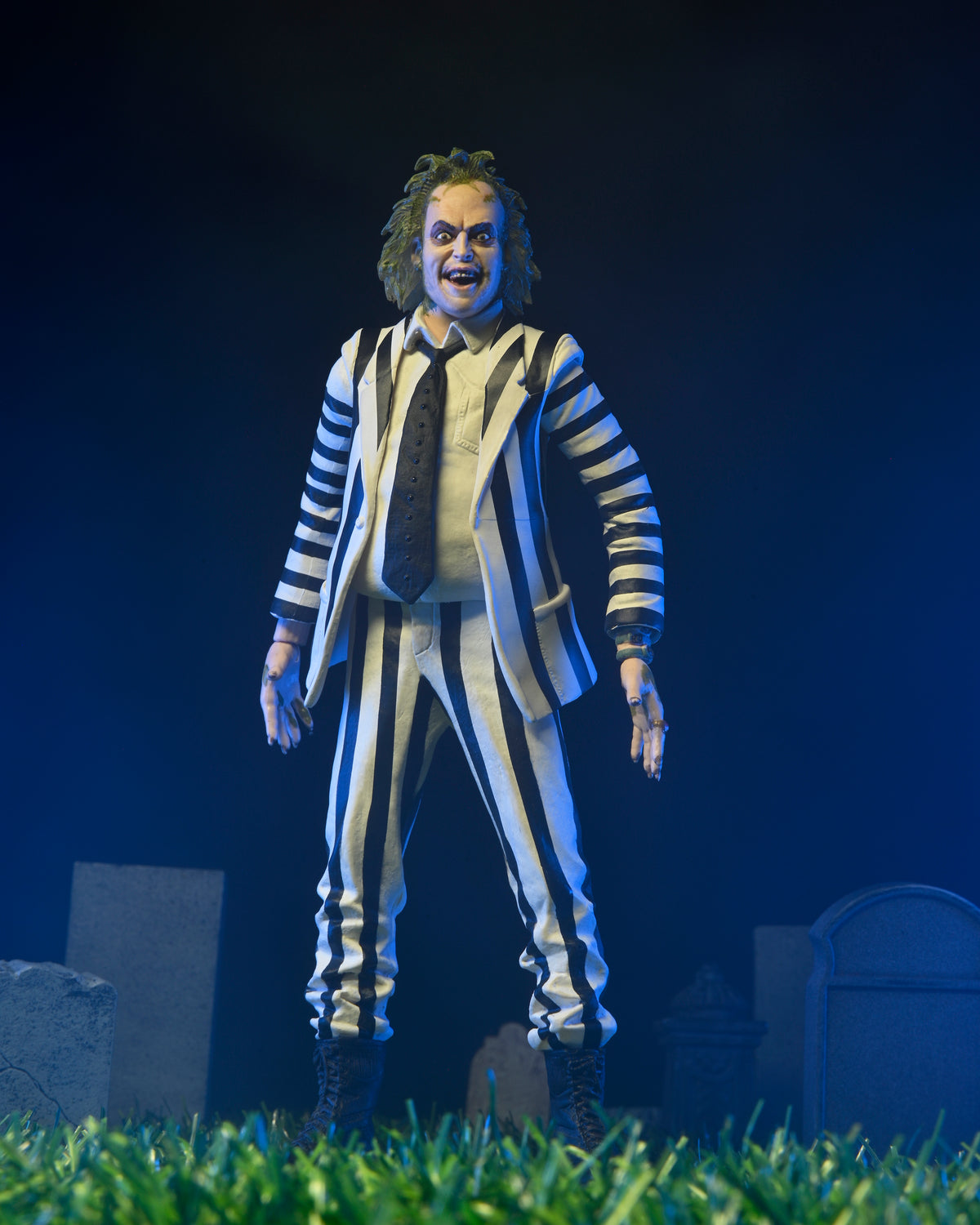 NECA - Beetlejuice (1988) - Beetlejuice (Black & White Suit) on Blister Card 7" Action Figure