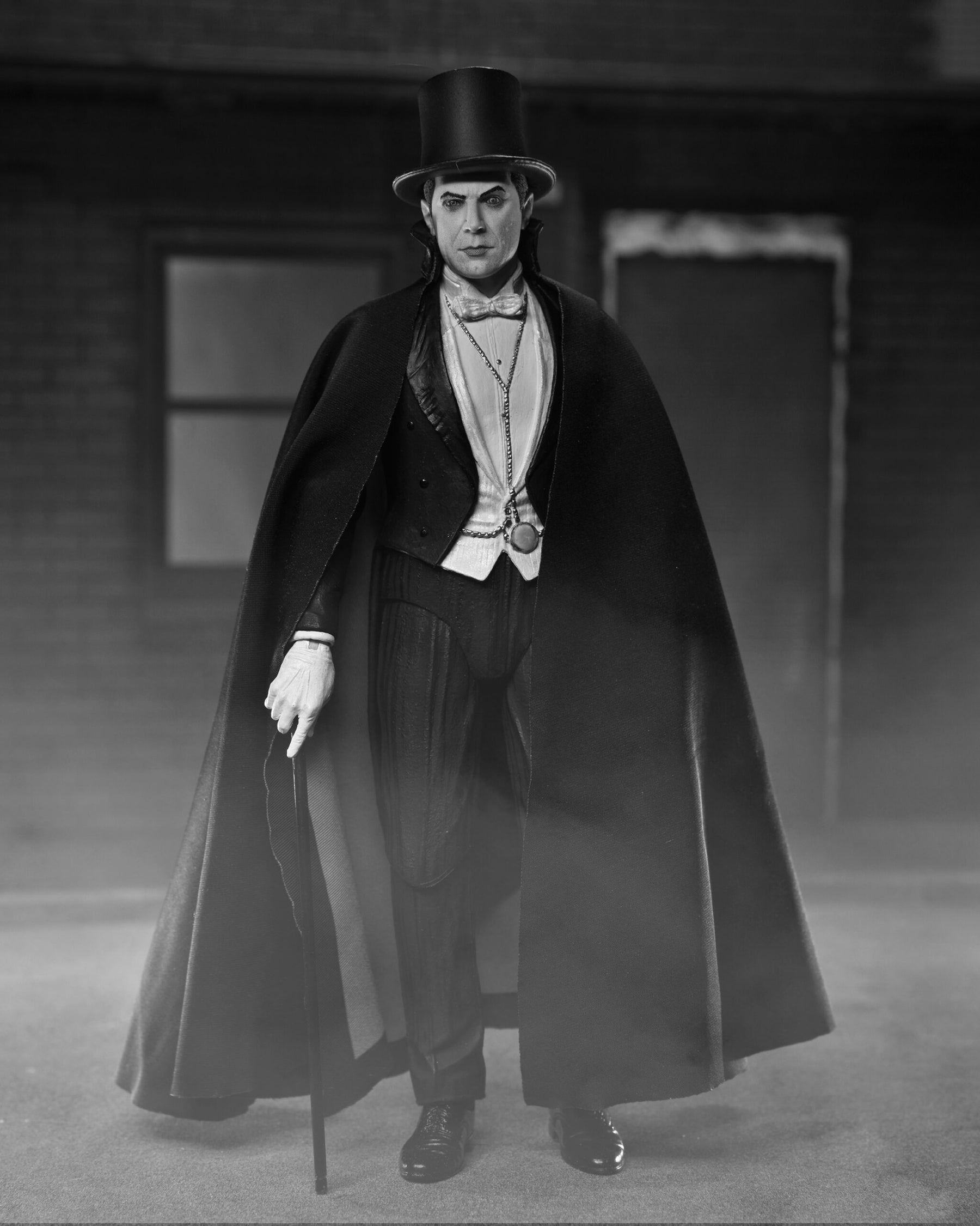 NECA - Universal Monsters - Ultimate Dracula (Carfax Abbey) 7" Action Figure