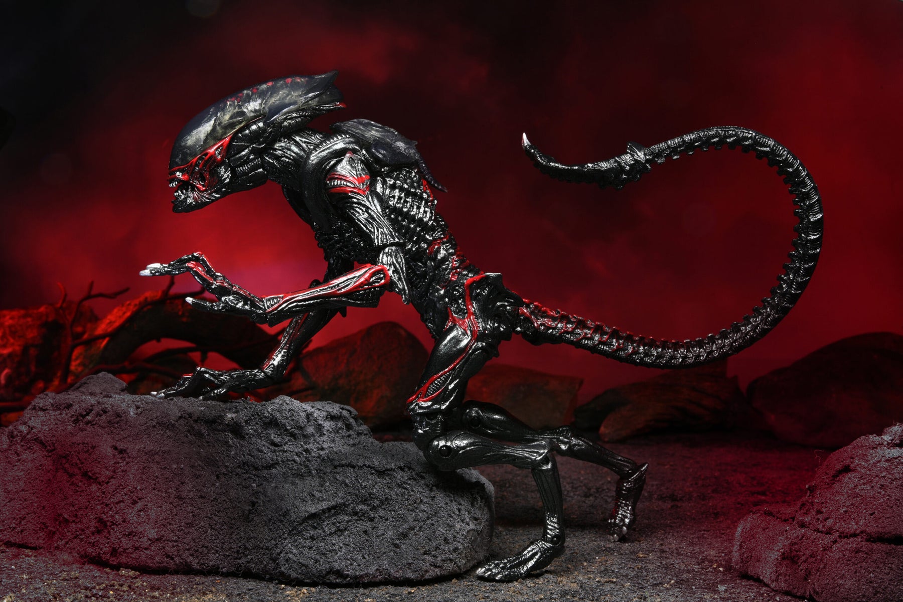 NECA - Aliens - Ultimate Kenner Night Cougar Alien 7" Action Figure