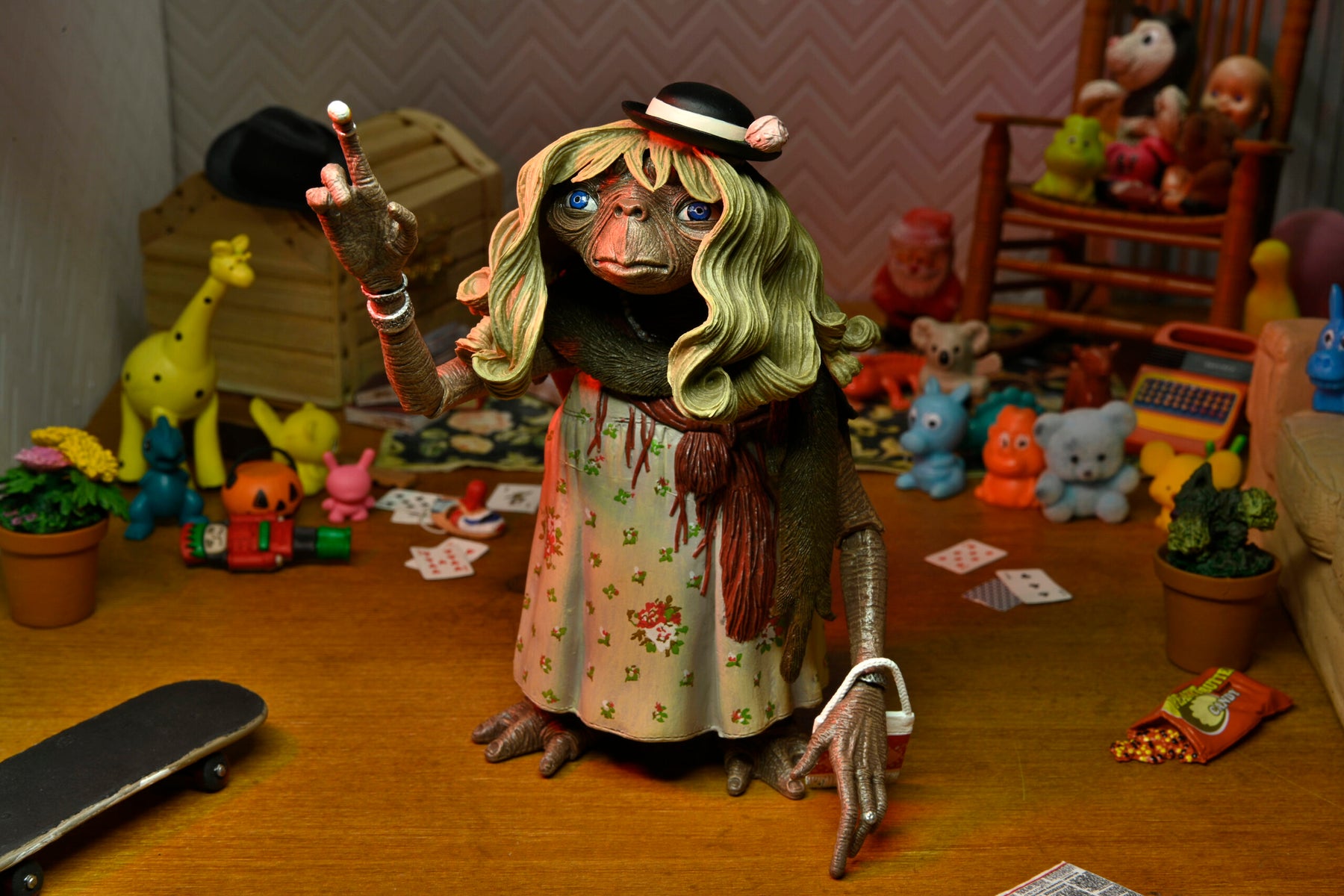 NECA - E.T. 40th Anniversary - Ultimate Dress Up E.T. 7" Action Figure