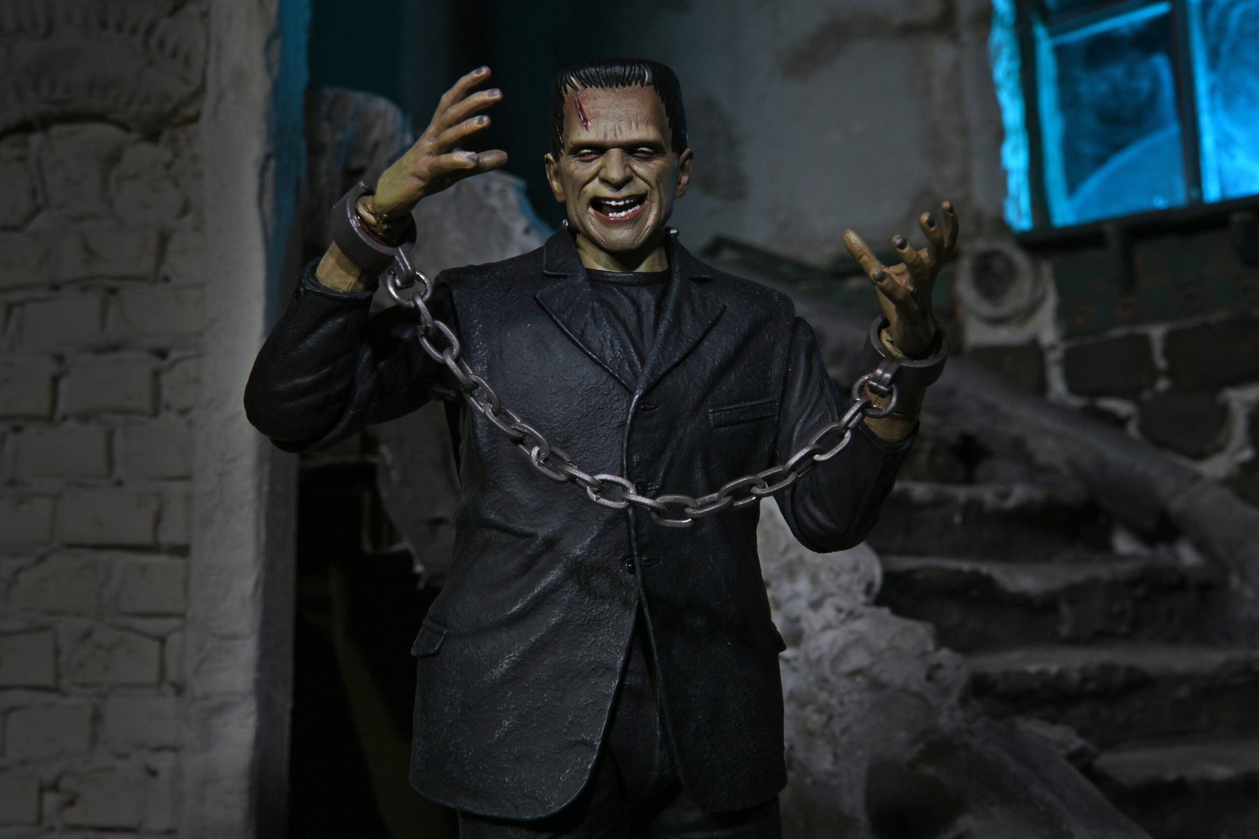 NECA - Universal Monsters - Ultimate Frankenstein's Monster (Color) 7" Action Figure - Zlc Collectibles