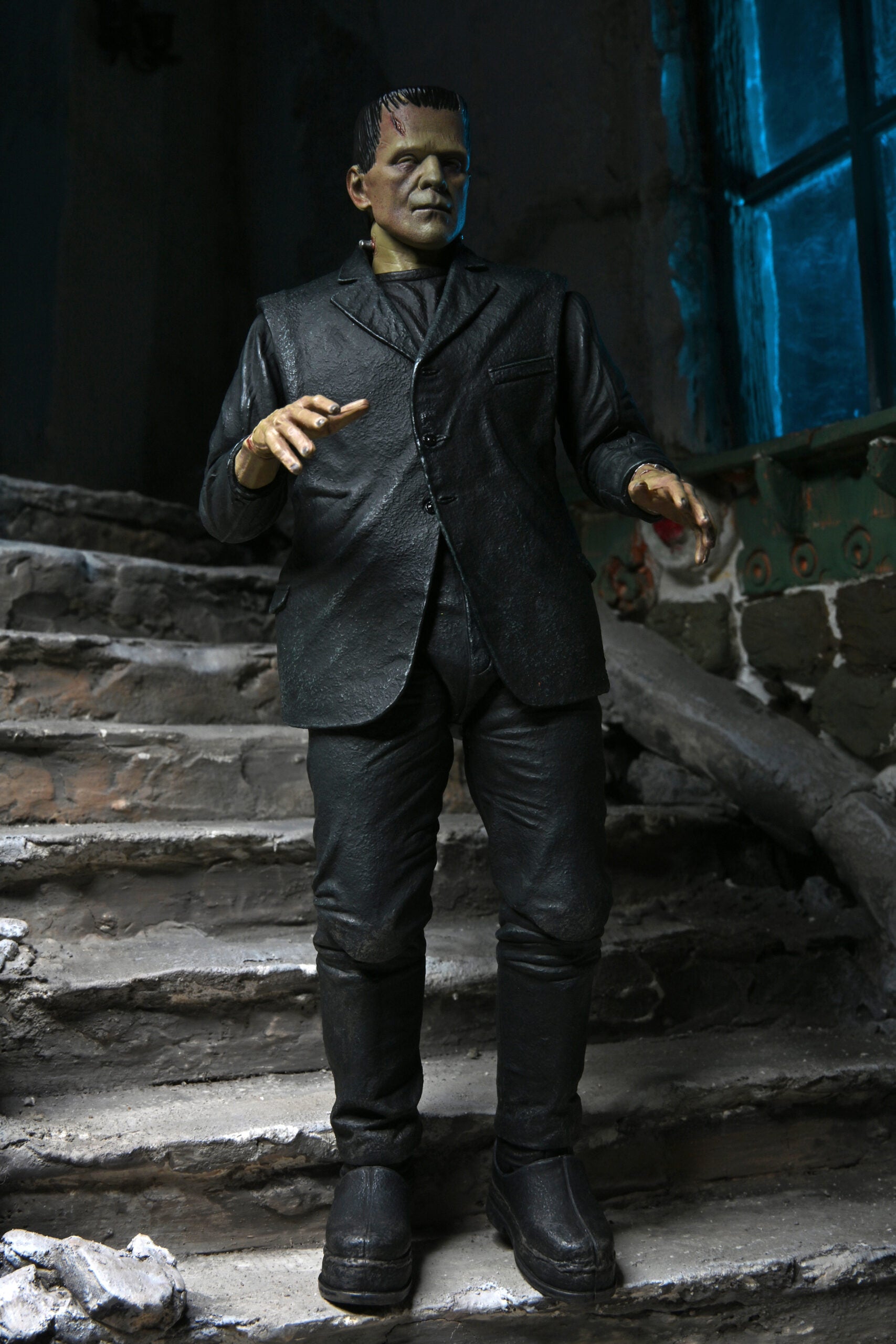 NECA - Universal Monsters - Ultimate Frankenstein's Monster (Color) 7" Action Figure - Zlc Collectibles