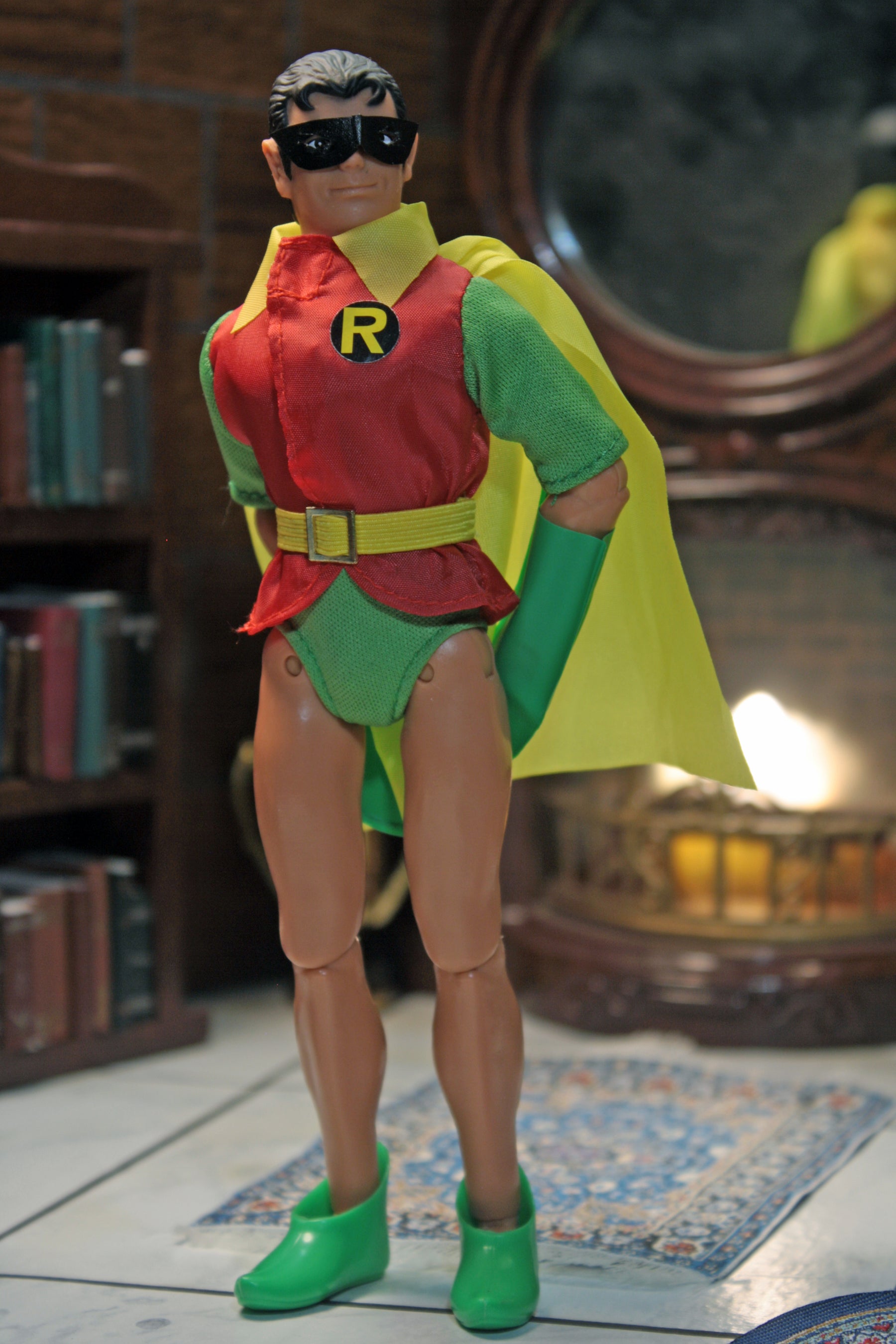 Mego Wave 16 - Robin 50th Anniversary World's Greatest Superheroes (Classic Box) 8" Action Figure
