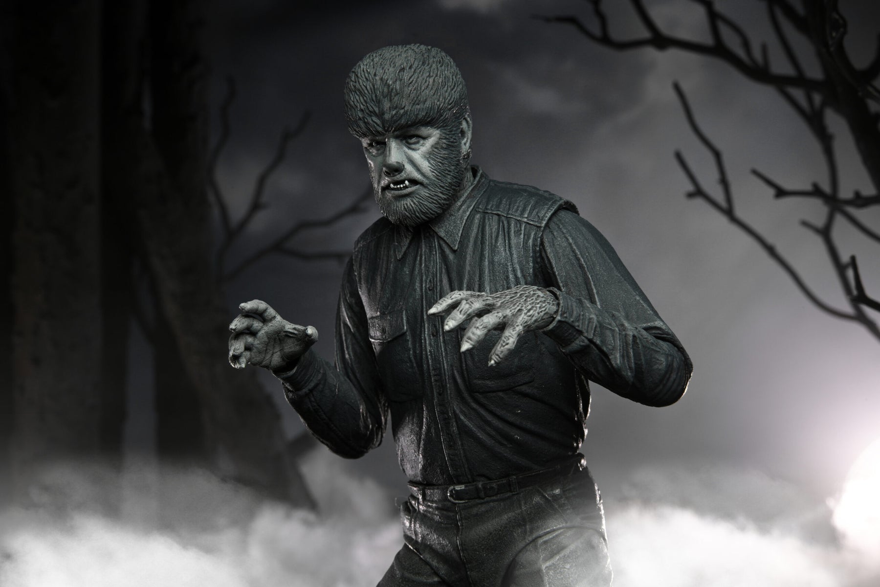 NECA - Universal Monsters - Ultimate Wolf Man (B&W) 7" Action Figure
