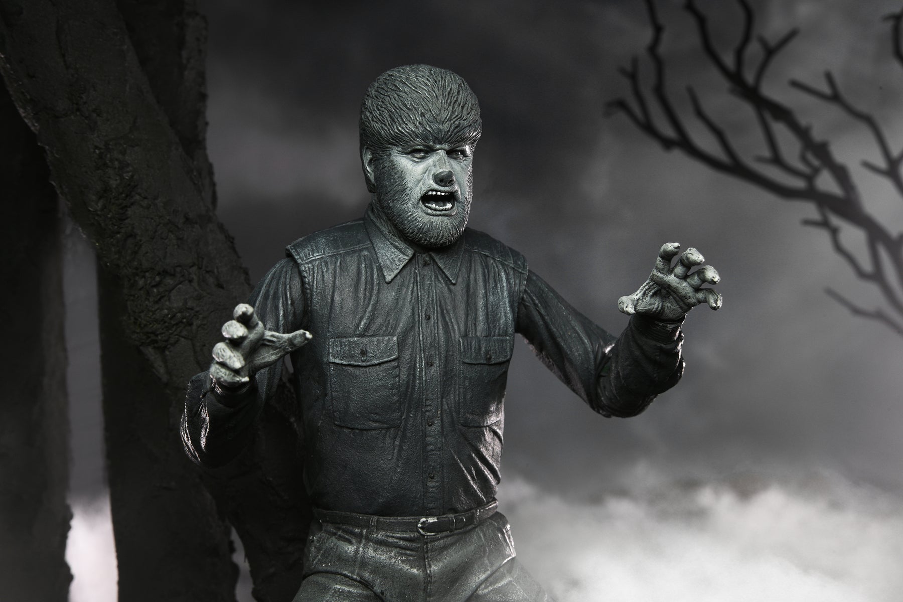 NECA - Universal Monsters - Ultimate Wolf Man (B&W) 7" Action Figure