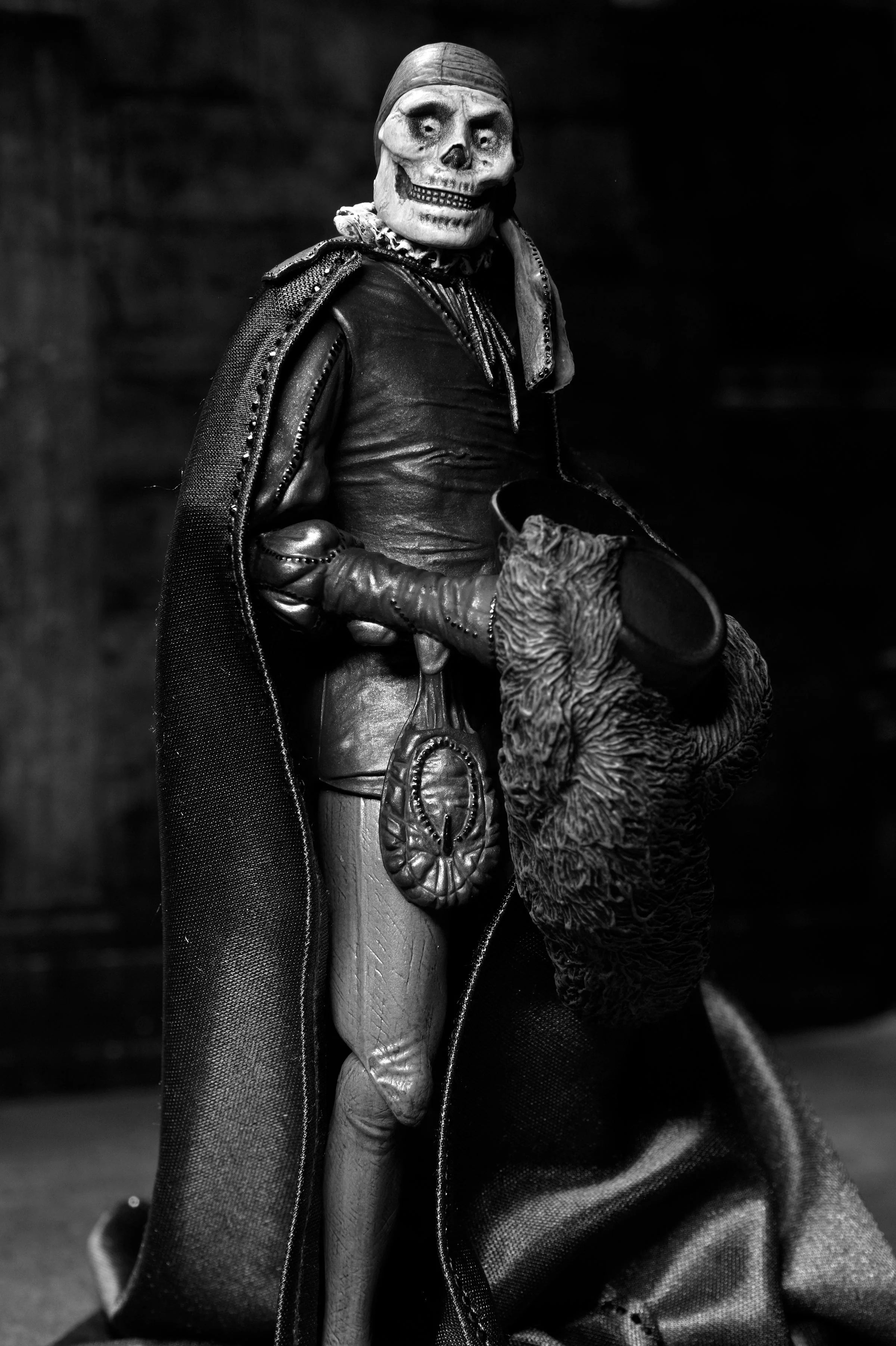 NECA - Universal Monsters - Phantom of the Opera (1925) - Ultimate Masque of the Red Death (Black & White) 7" Scale Action Figure