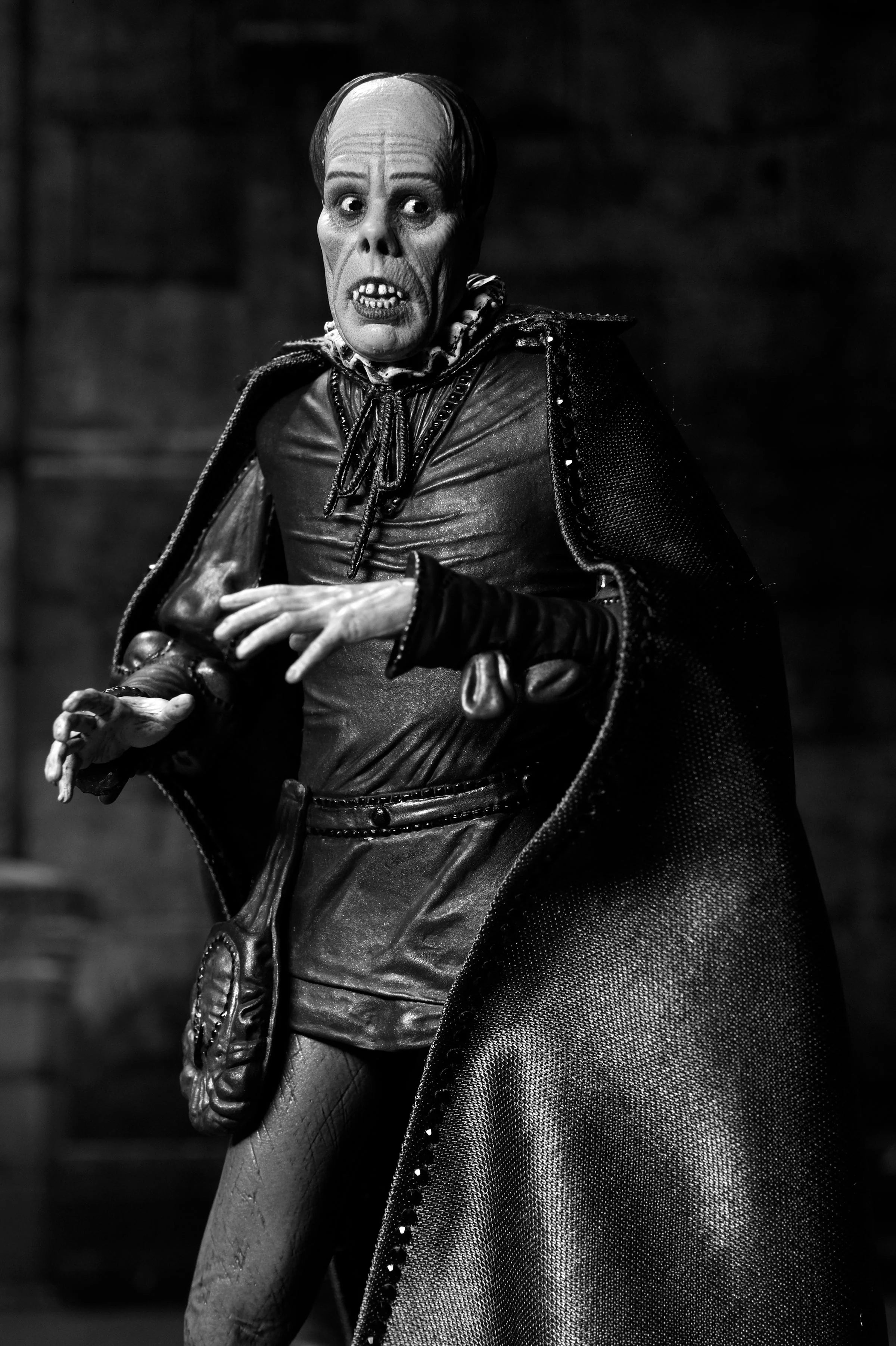 NECA - Universal Monsters - Phantom of the Opera (1925) - Ultimate Masque of the Red Death (Black & White) 7" Scale Action Figure