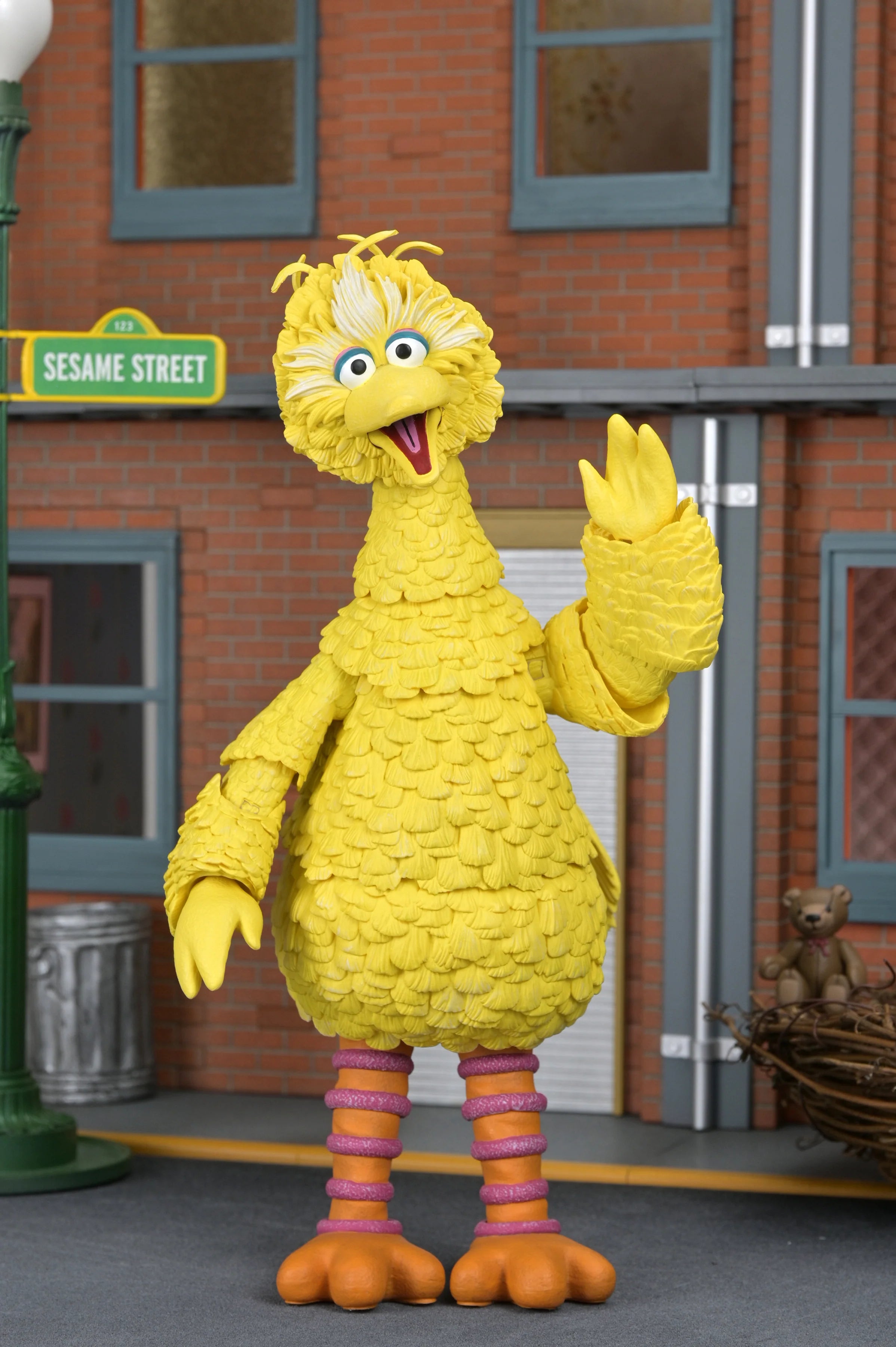 NECA - Sesame Street - Ultimate Big Bird 7" Scale Action Figure (Pre-Order Ships June 2026)