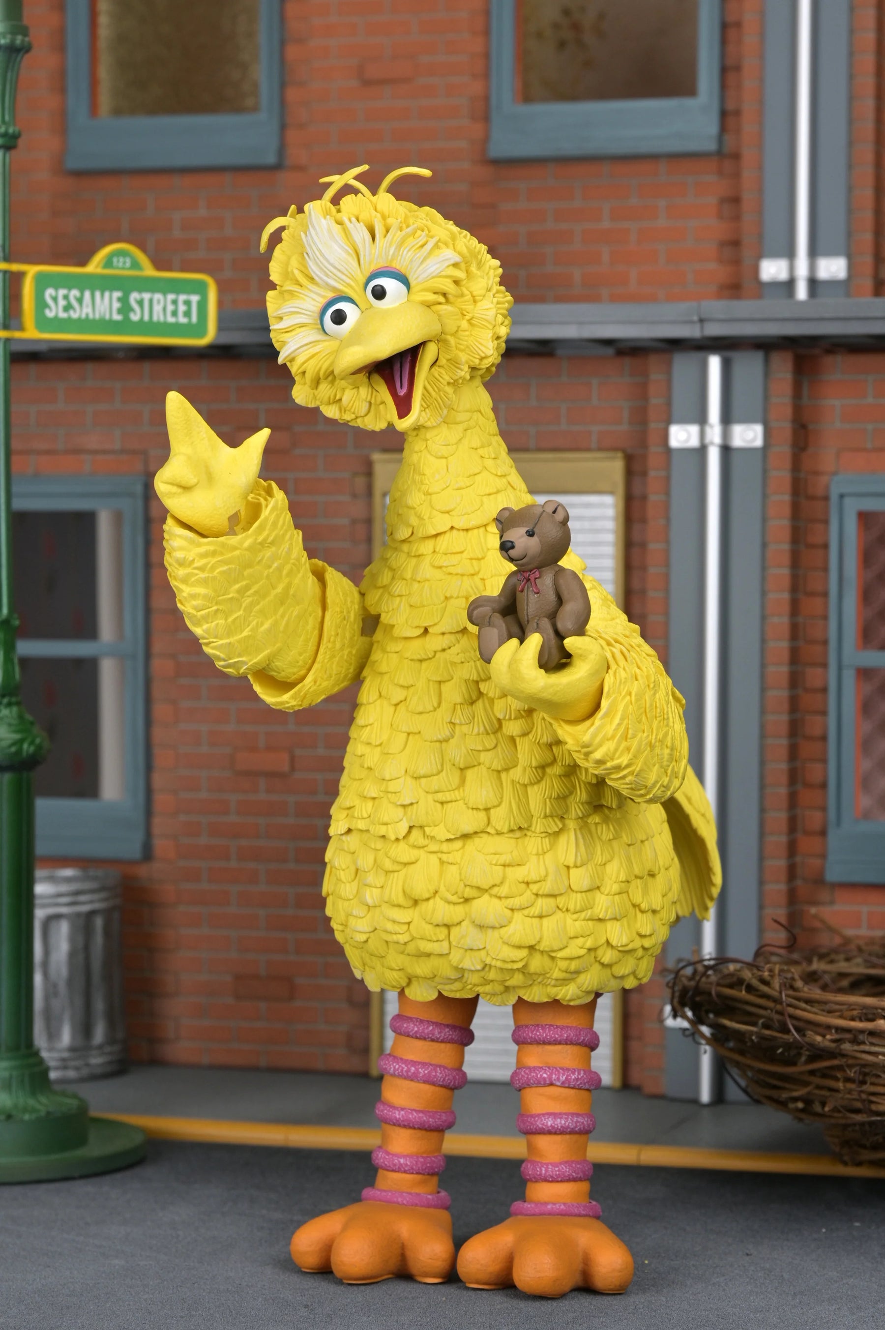 NECA - Sesame Street - Ultimate Big Bird 7" Scale Action Figure (Pre-Order Ships June 2026)