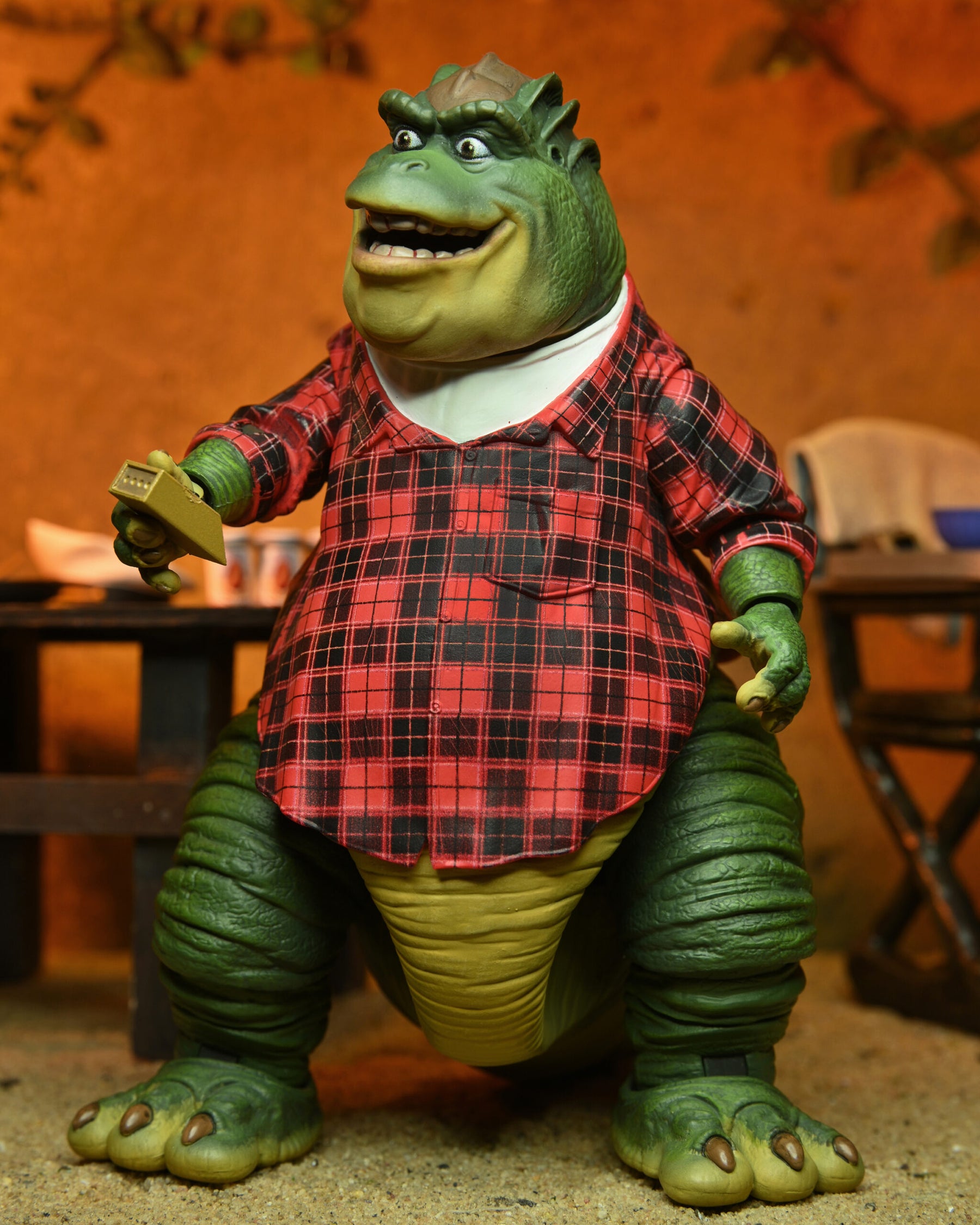 NECA - Dinosaurs - Ultimate Earl Sinclair 4" Action Figure (Pre-Order Ships October)