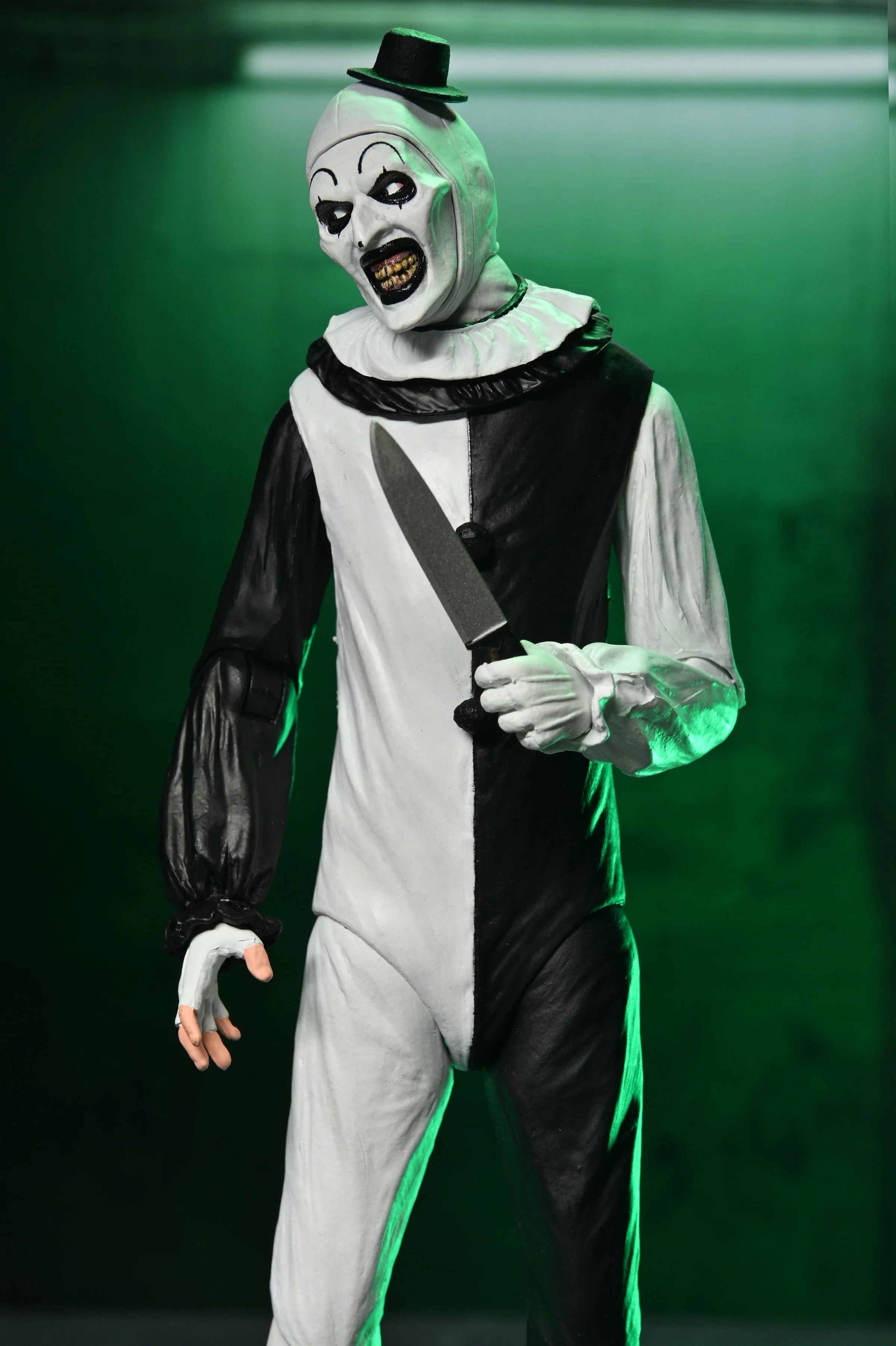 NECA - Terrifier 2 - Ultimate Art the Clown & The Little Pale Girl 7" Scale Action Figure 2-Pack (Pre-Order Ships September 2026)