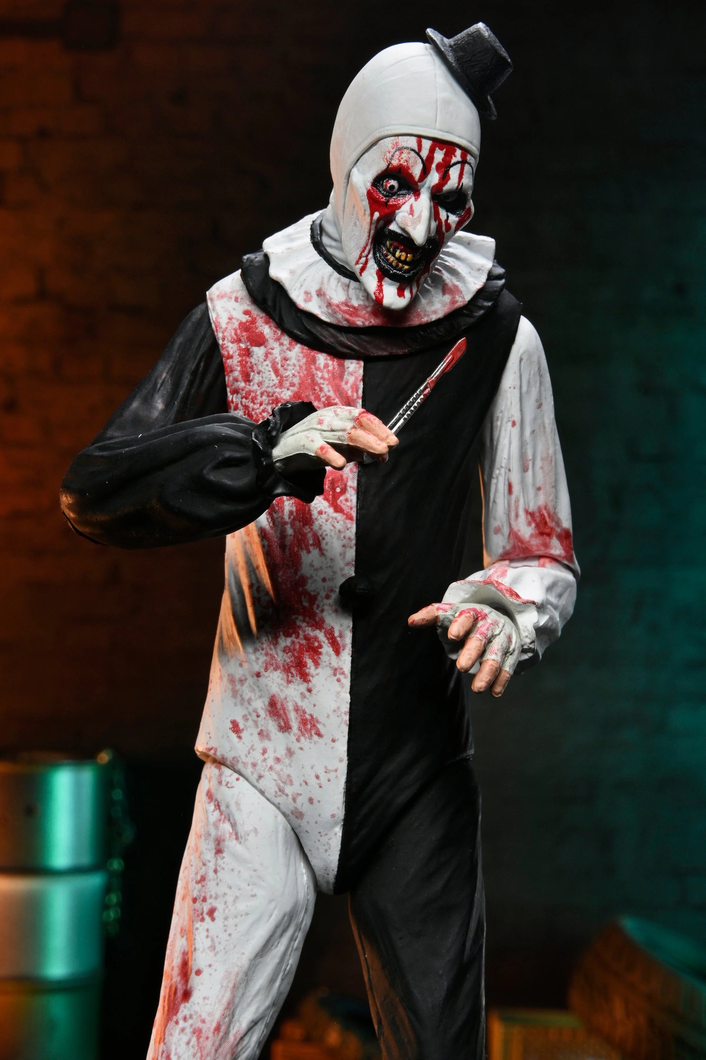 NECA - Terrifier - Ultimate Art the Clown (Blood Splattered) 7" Scale Action Figure