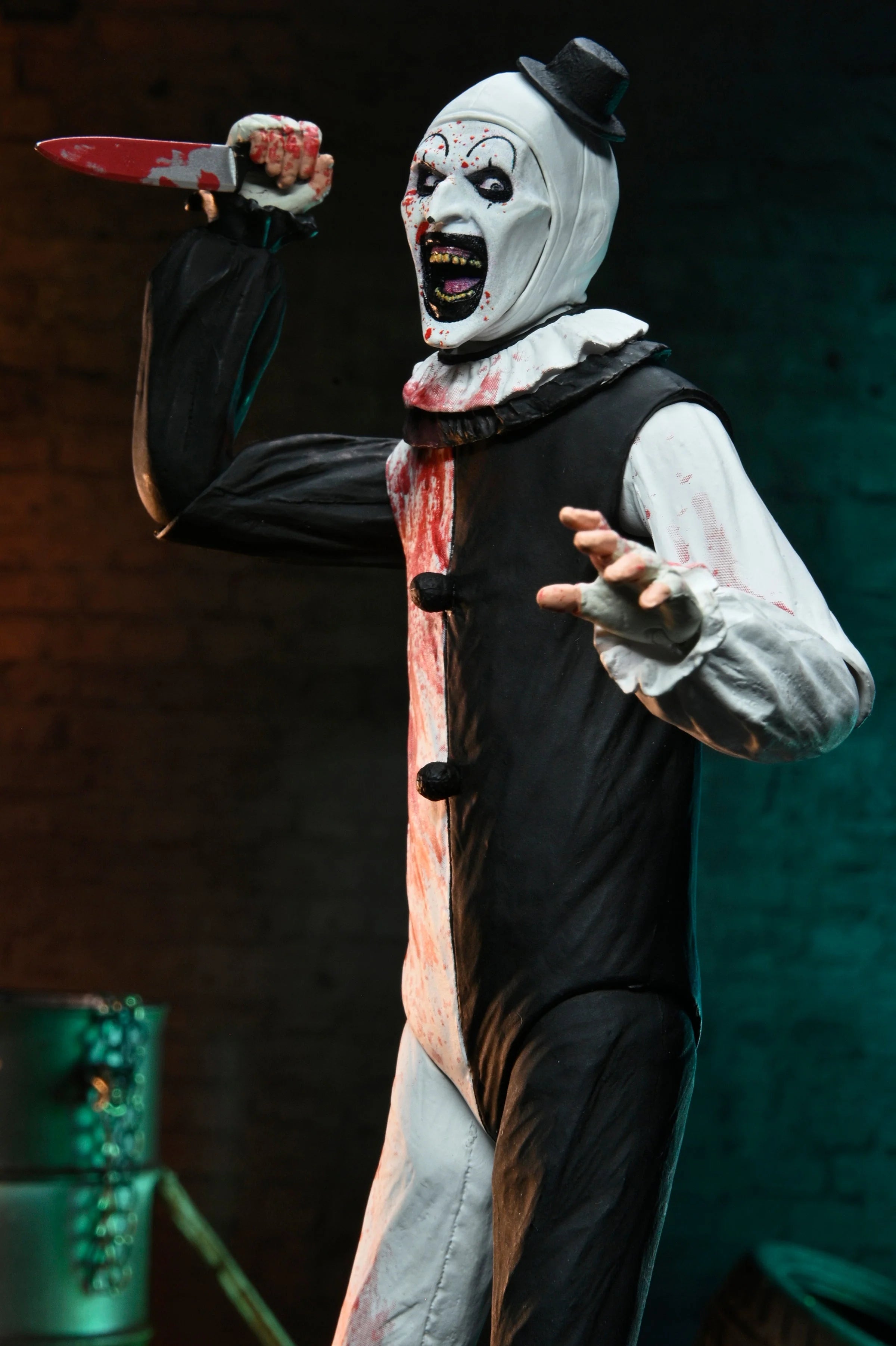 NECA - Terrifier - Ultimate Art the Clown (Blood Splattered) 7" Scale Action Figure