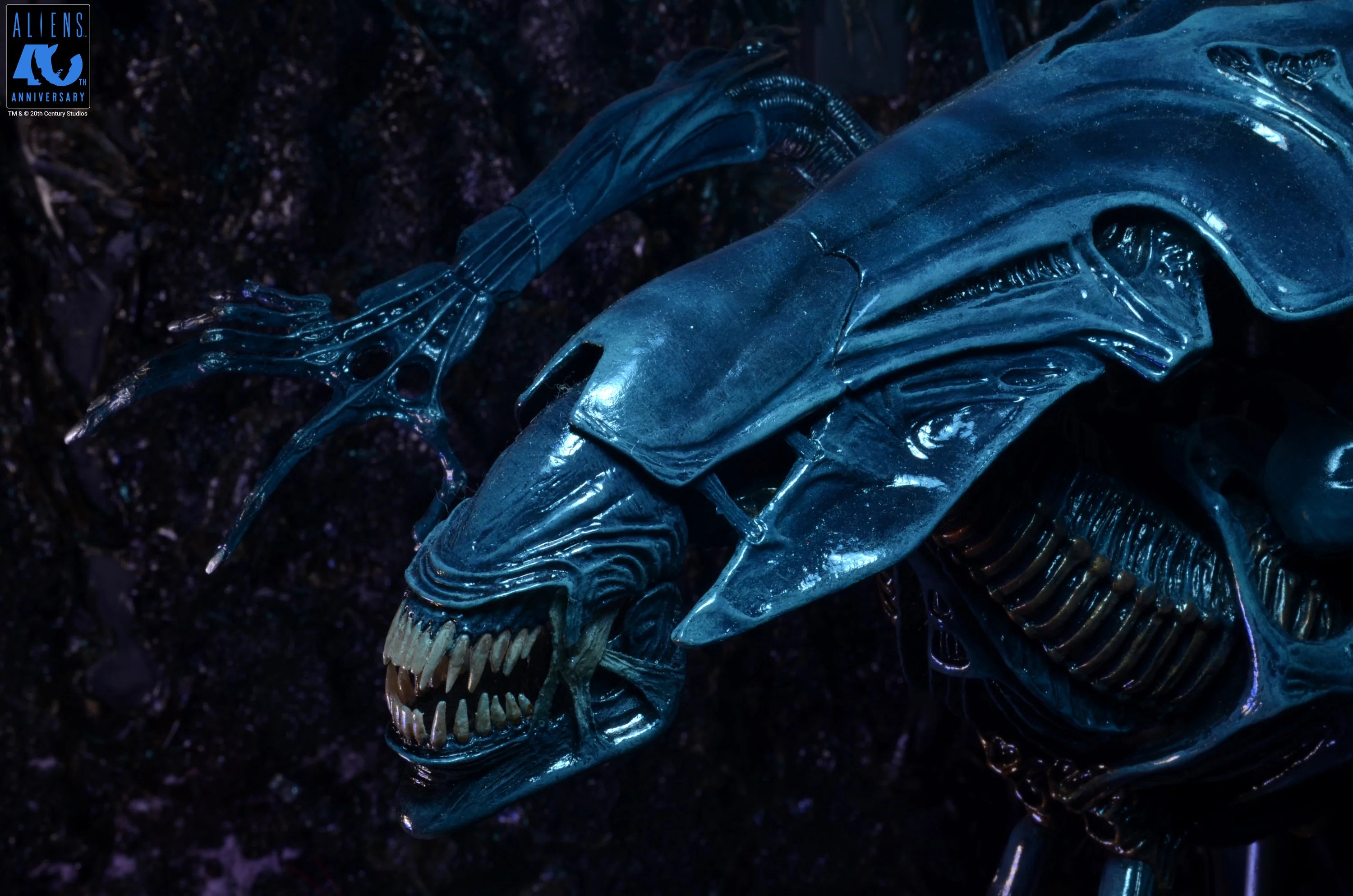 NECA - Aliens: 40th Anniversary Alien Queen Ultra Deluxe Boxed Action Figure (Pre-Order Ships September 2026)