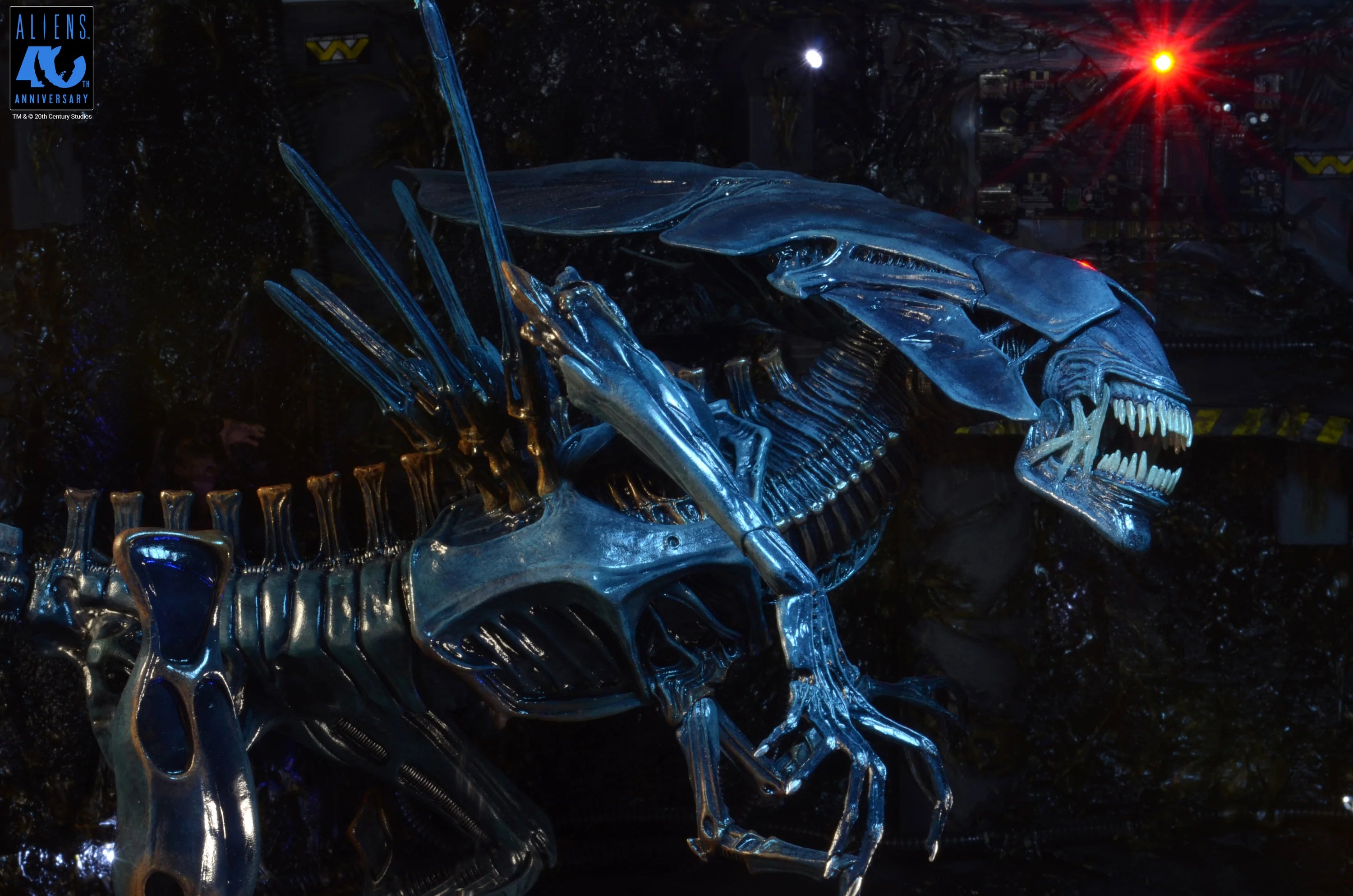 NECA - Aliens: 40th Anniversary Alien Queen Ultra Deluxe Boxed Action Figure (Pre-Order Ships September 2026)