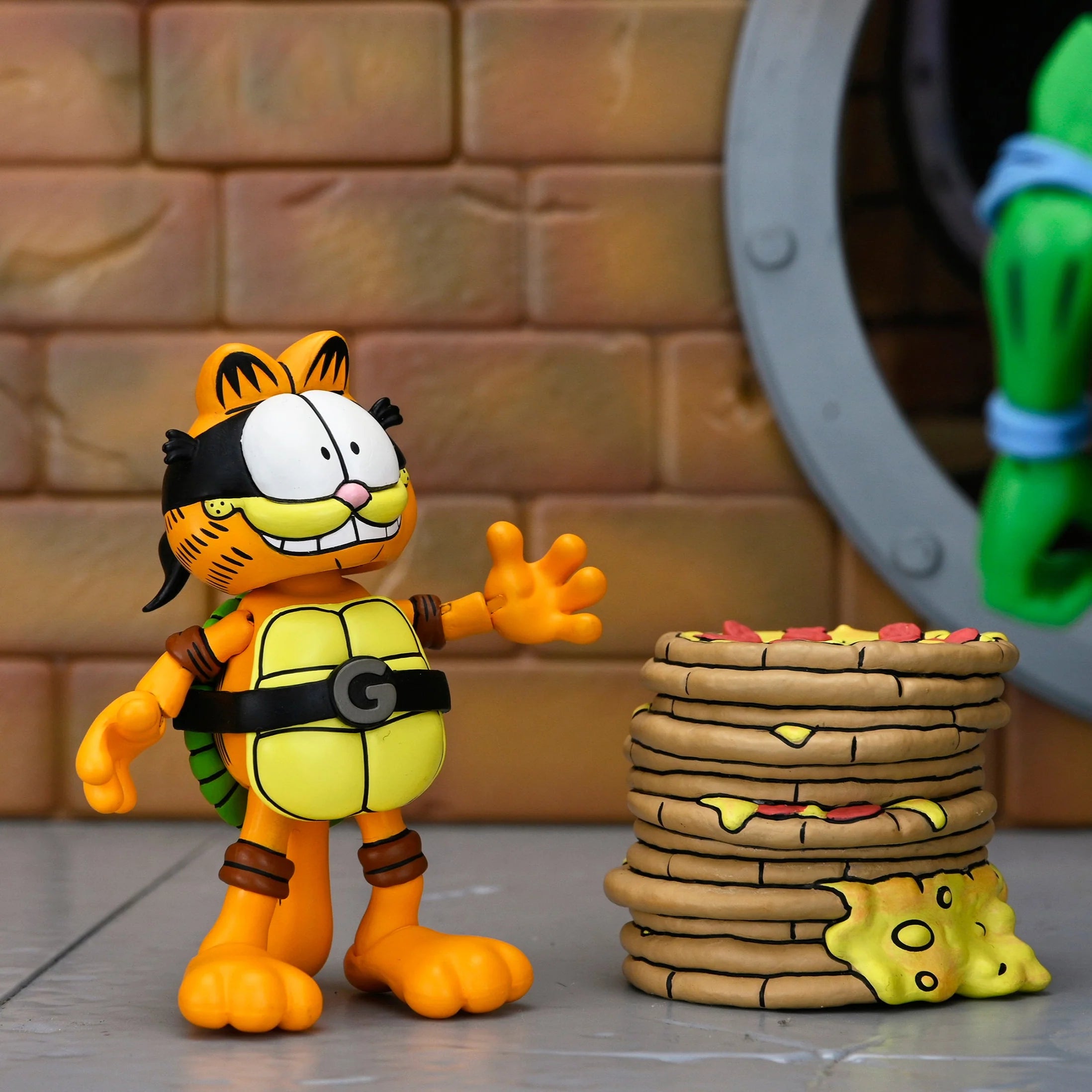 NECA - TMNT: Mirage Comics X Garfield - Ultimate Garfello & Odie 7" Scale Action Figure