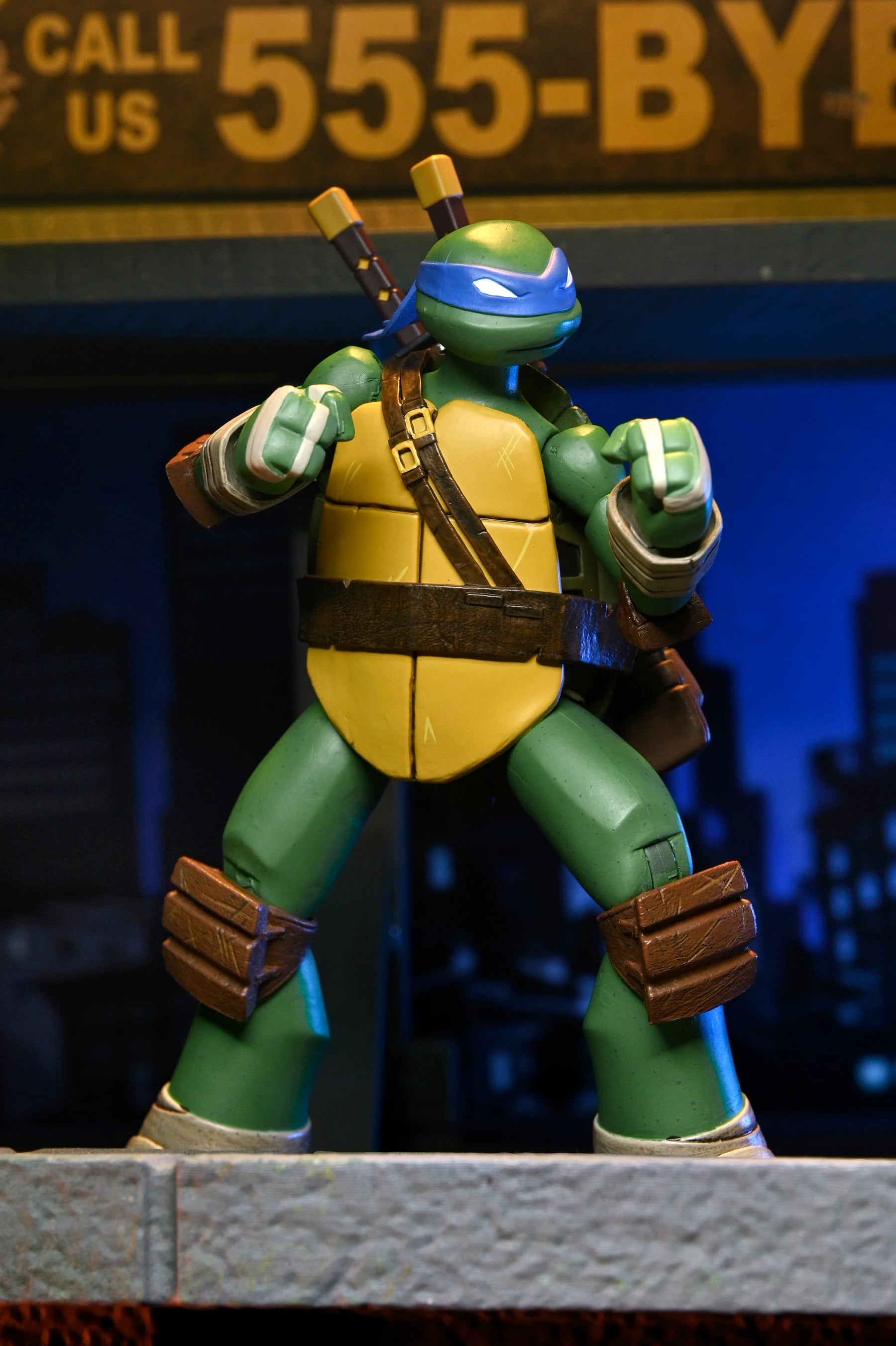NECA - TMNT (2012 Cartoon Series) - Ultimate Leonardo 7" Scale Action Figure (Pre-Order Ships November)