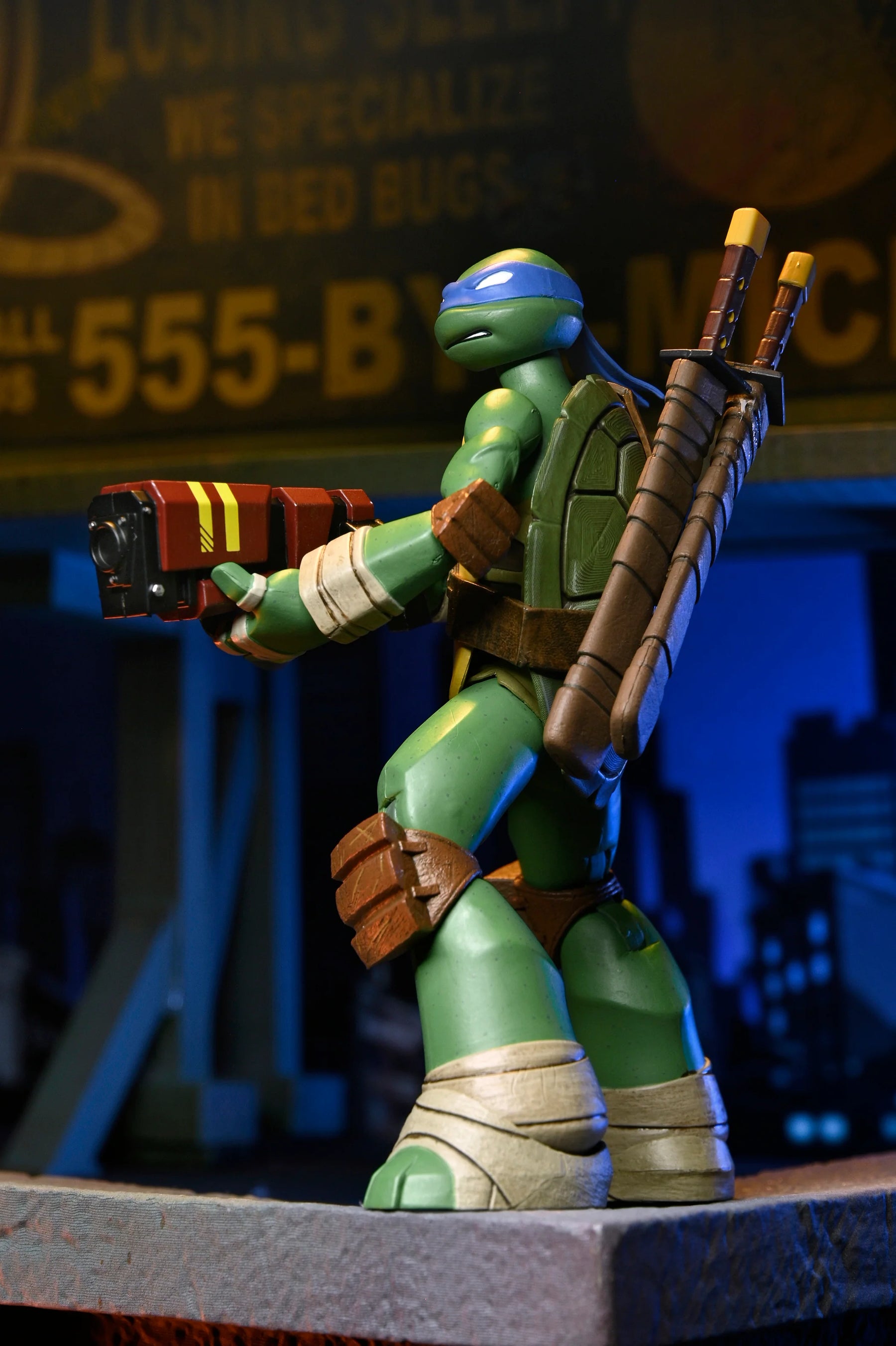 NECA - TMNT (2012 Cartoon Series) - Ultimate Leonardo 7" Scale Action Figure (Pre-Order Ships November)