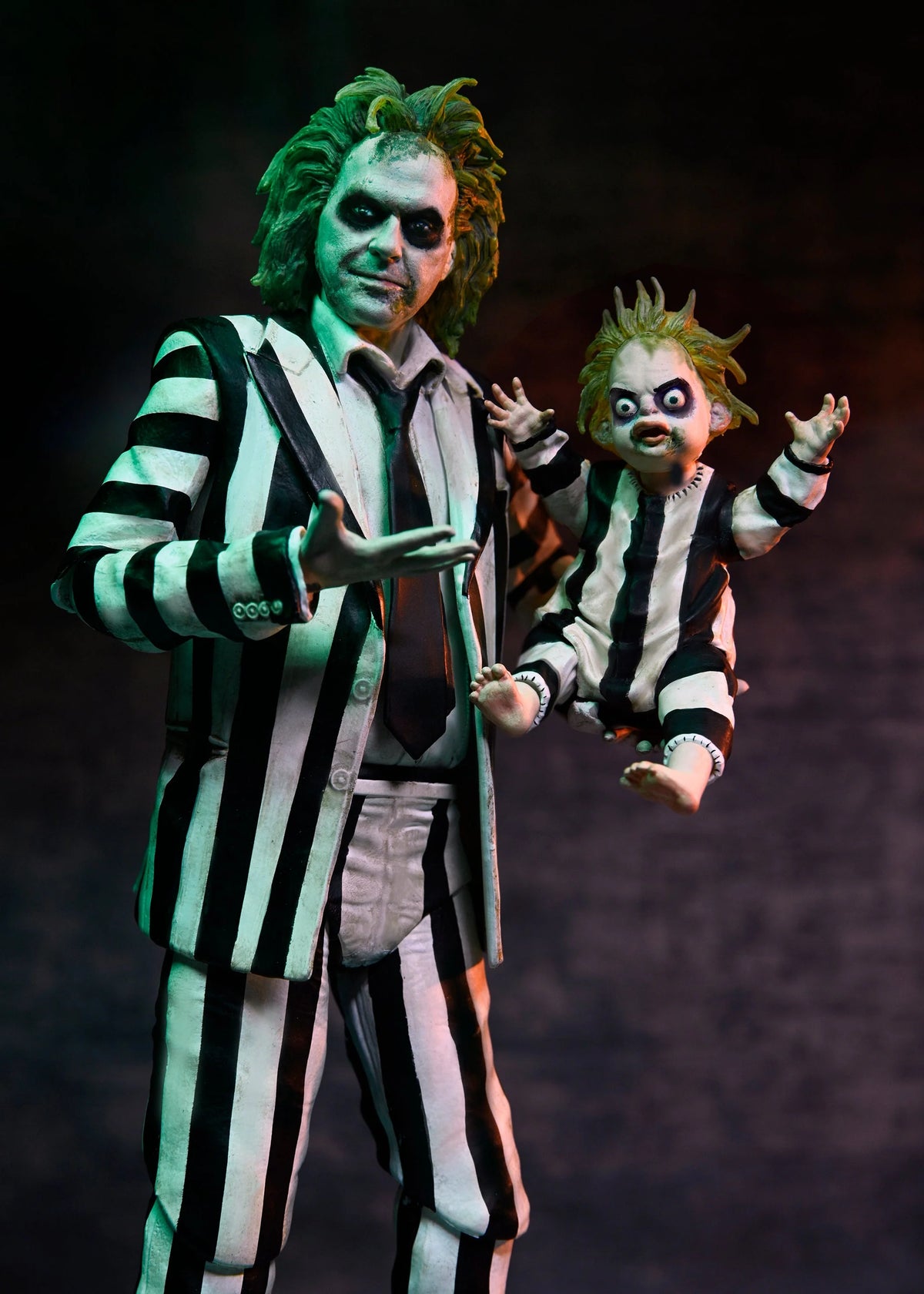 NECA - Beetlejuice Beetlejuice - Ultimate Striped Suit Beetlejuice 7" Scale Action Figure (Pre-Order Ships May 2025)